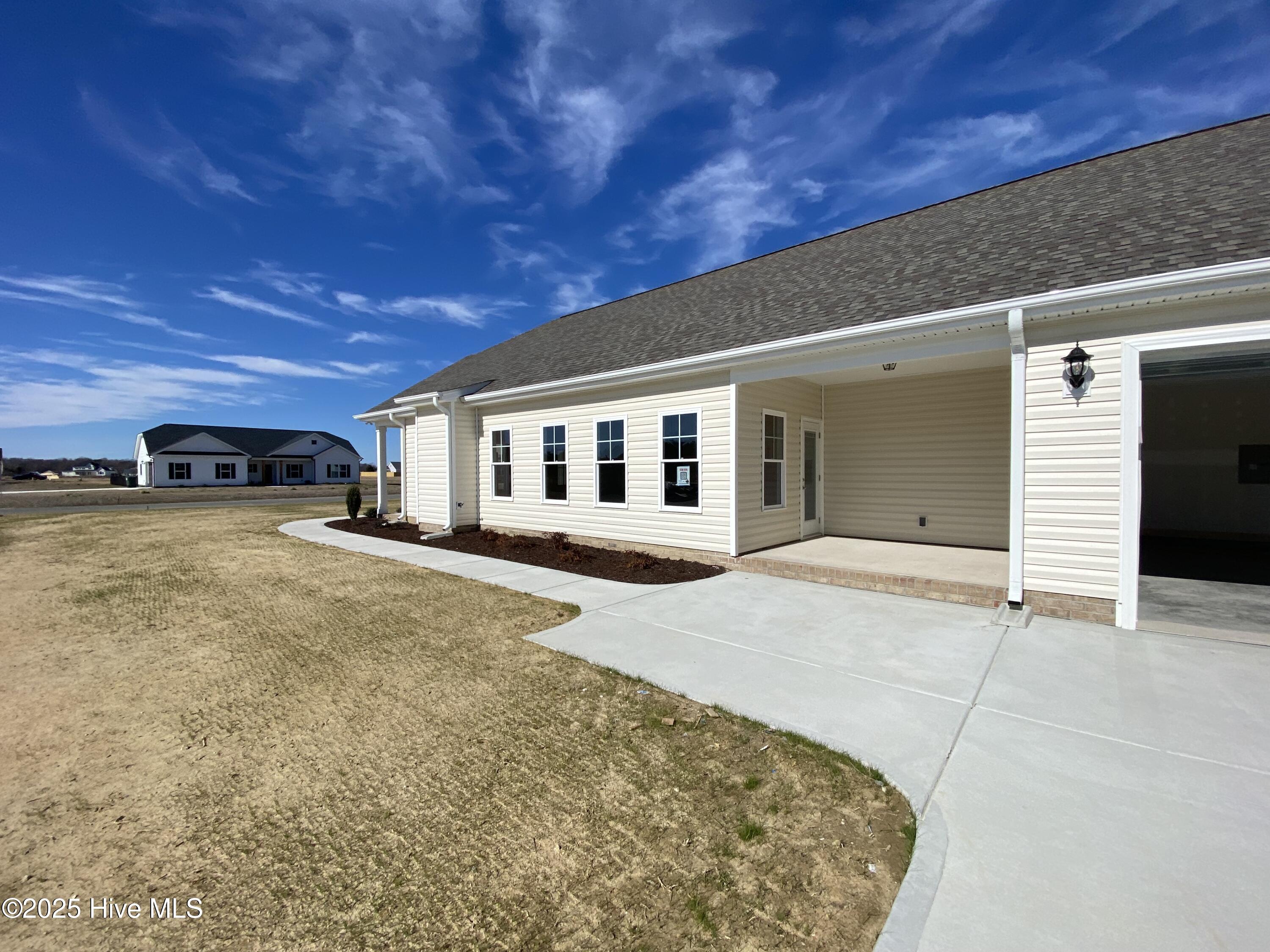101 Rae Drive Property Photo 3