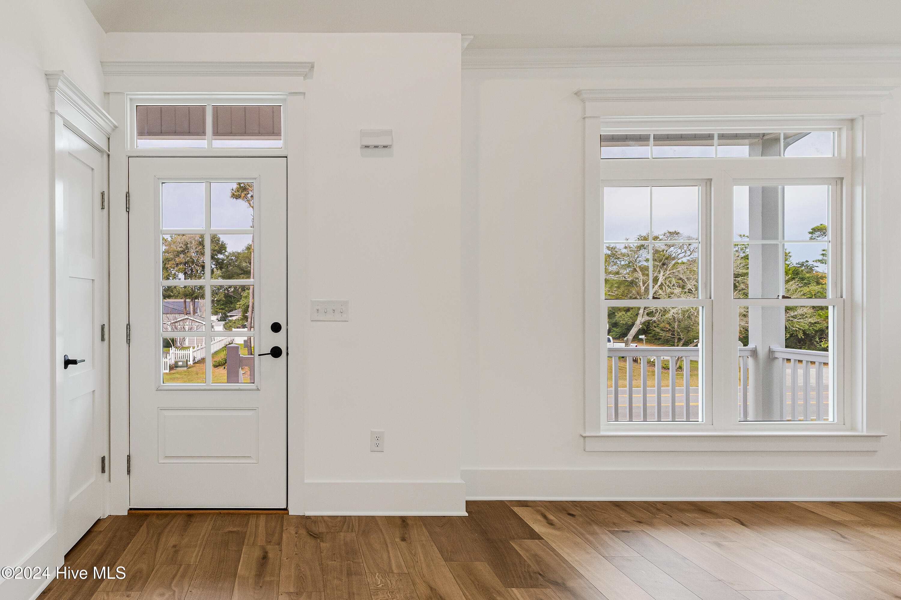 1605 E Oak Island Drive Property Photo 8