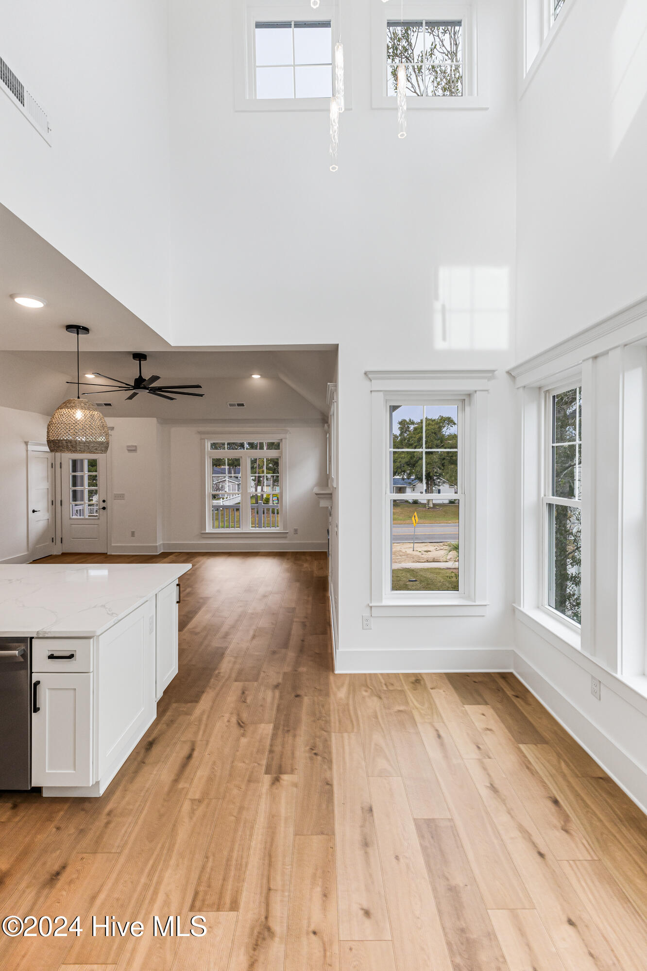 1605 E Oak Island Drive Property Photo 20