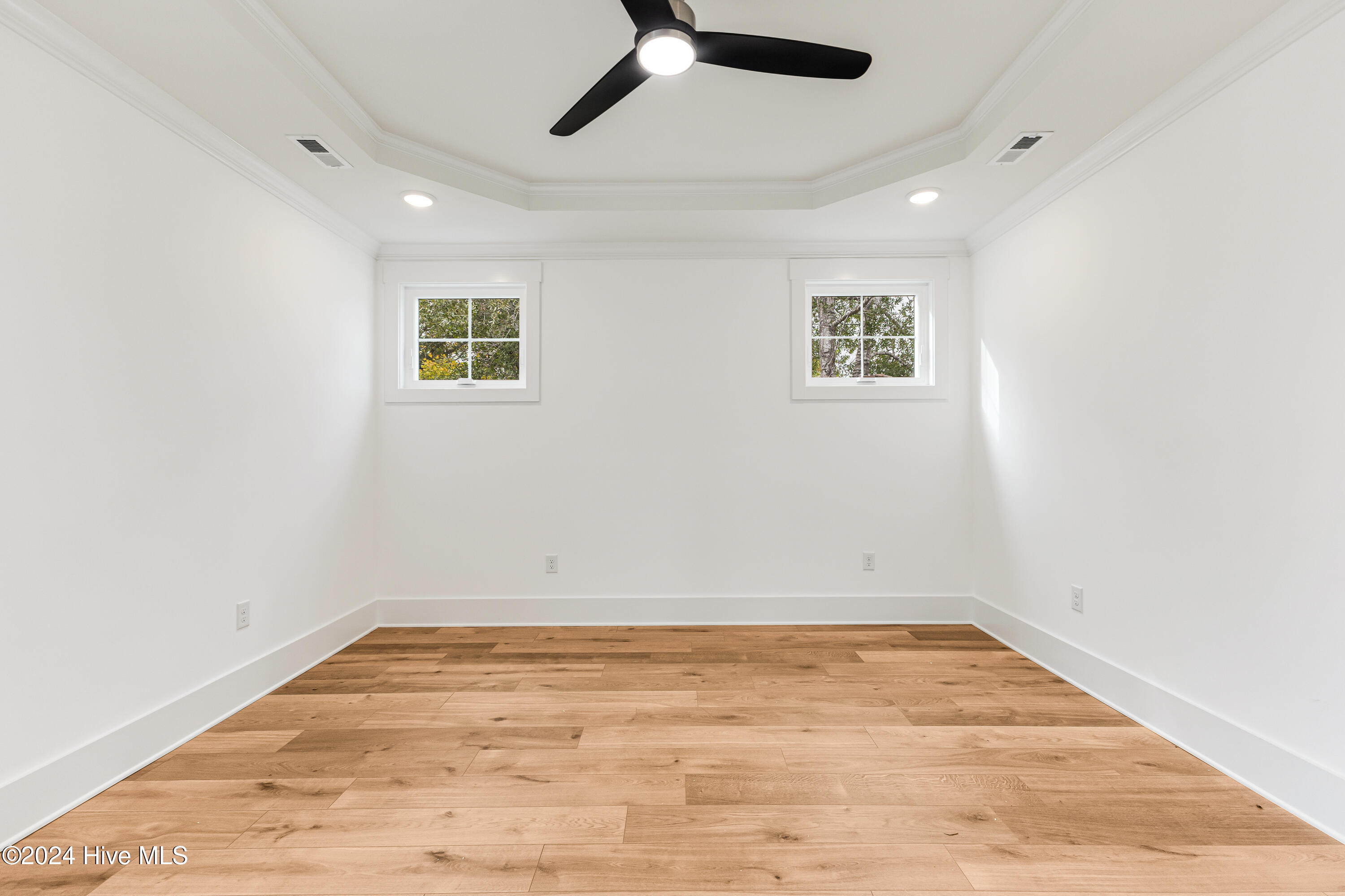 1605 E Oak Island Drive Property Photo 25