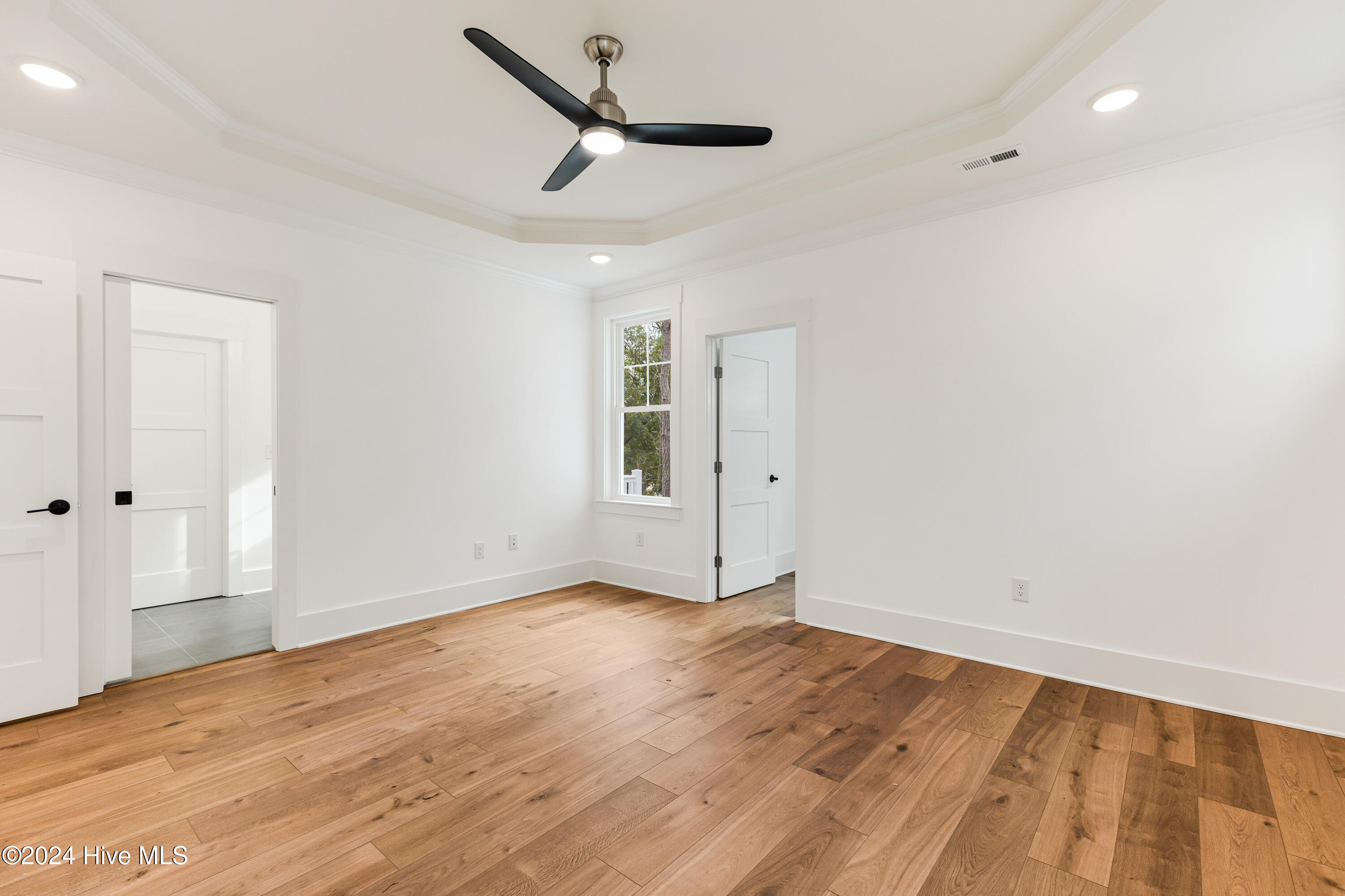 1605 E Oak Island Drive Property Photo 26