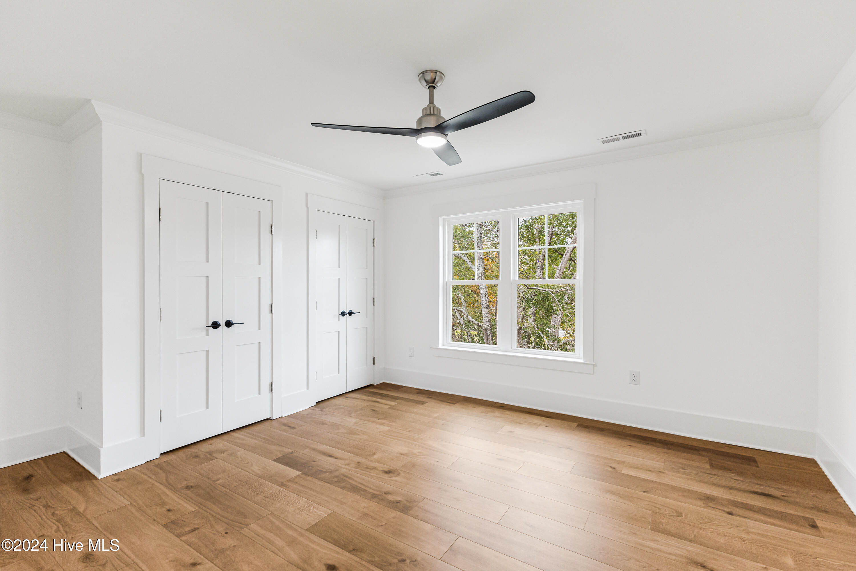 1605 E Oak Island Drive Property Photo 33