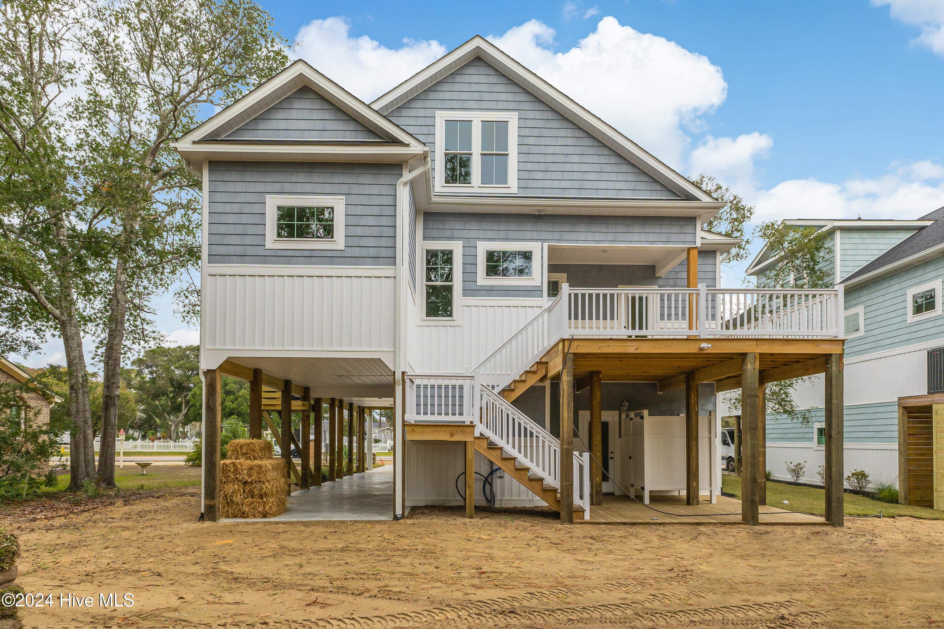 1605 E Oak Island Drive Property Photo 42