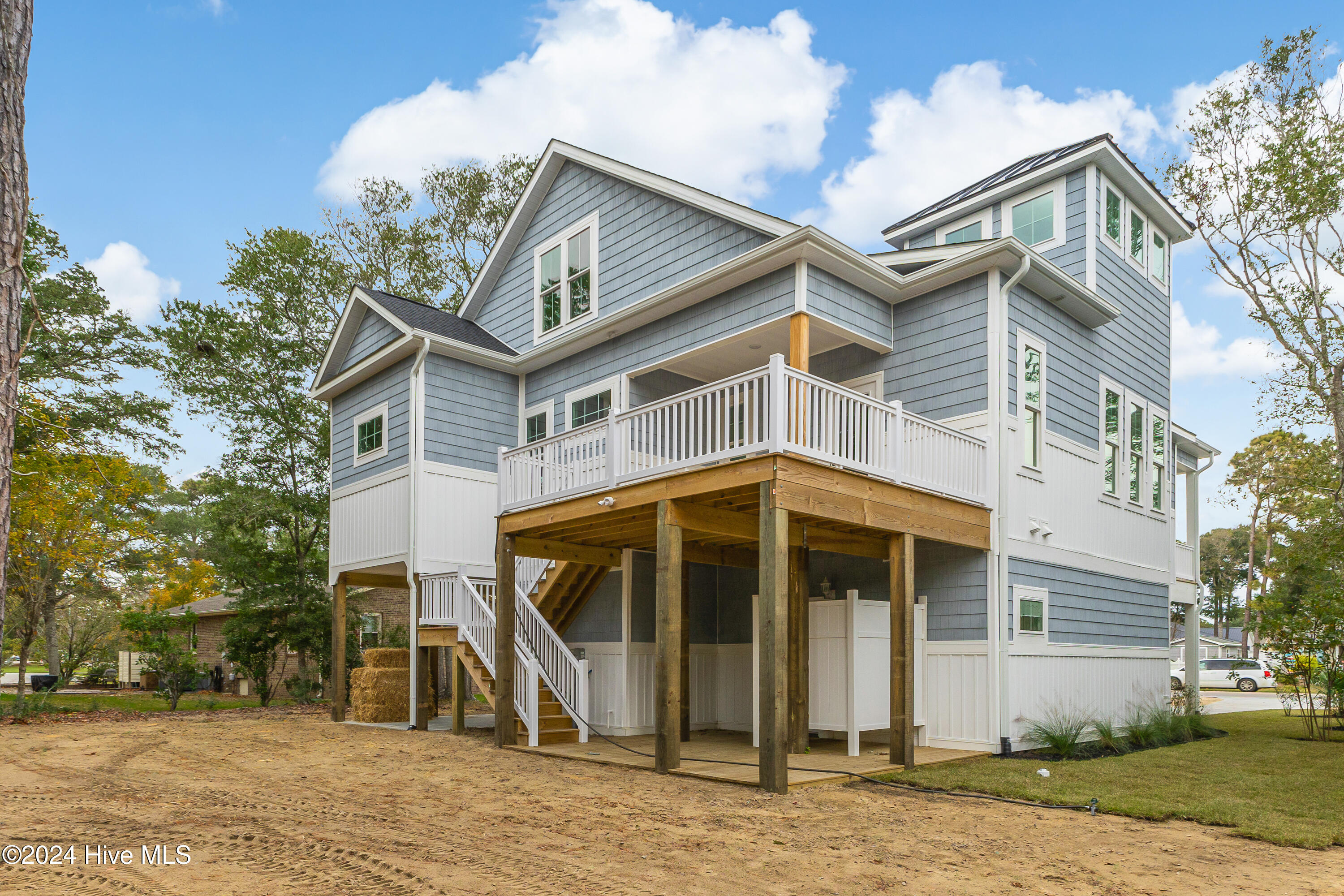 1605 E Oak Island Drive Property Photo 43