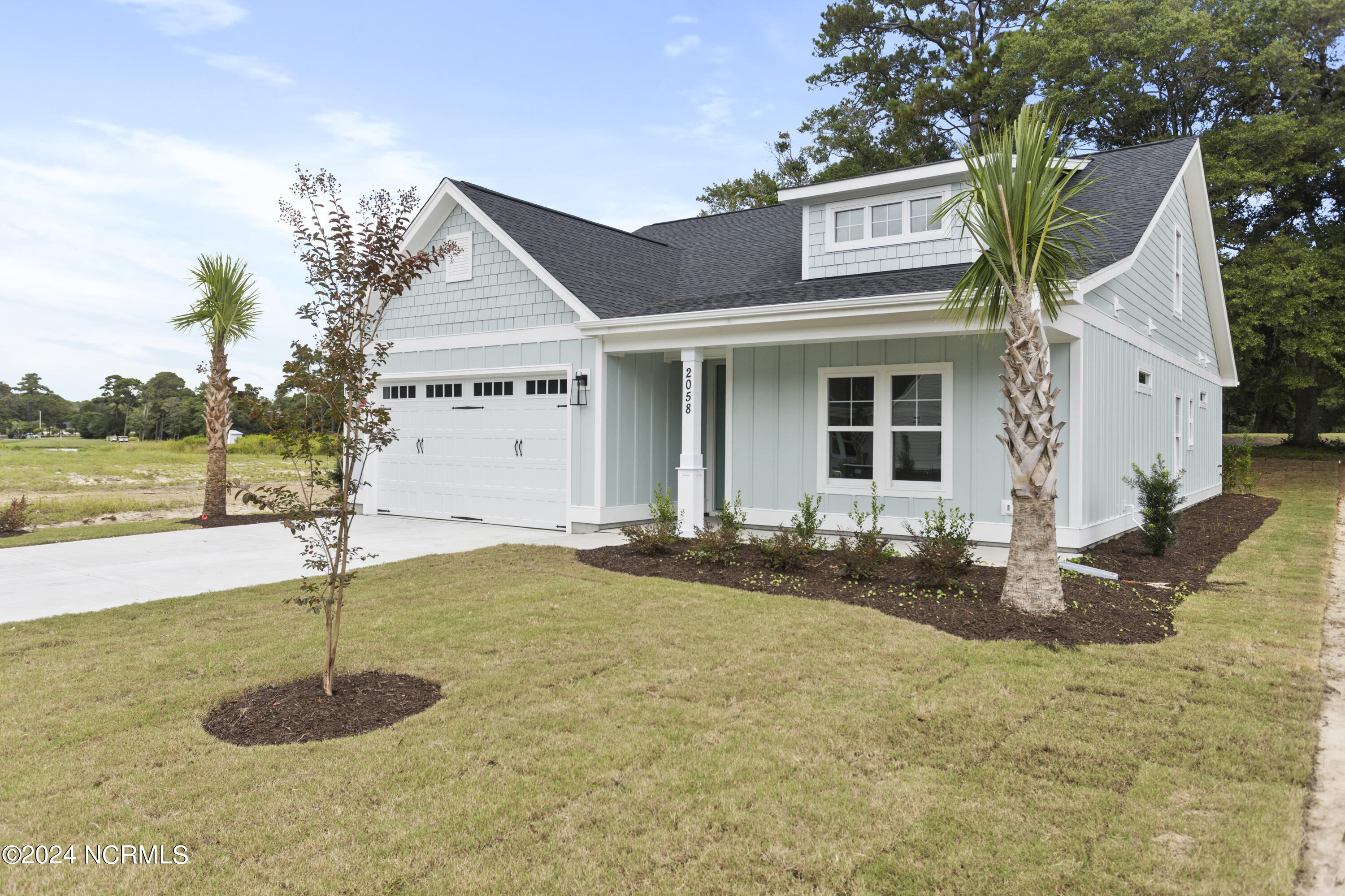2058 Greenside Manor Drive Property Photo 2