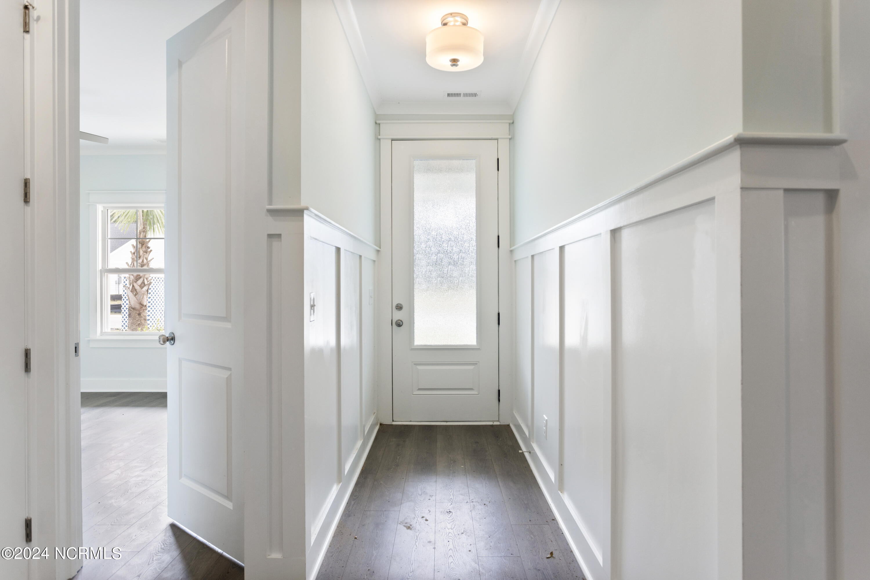 2058 Greenside Manor Drive Property Photo 6