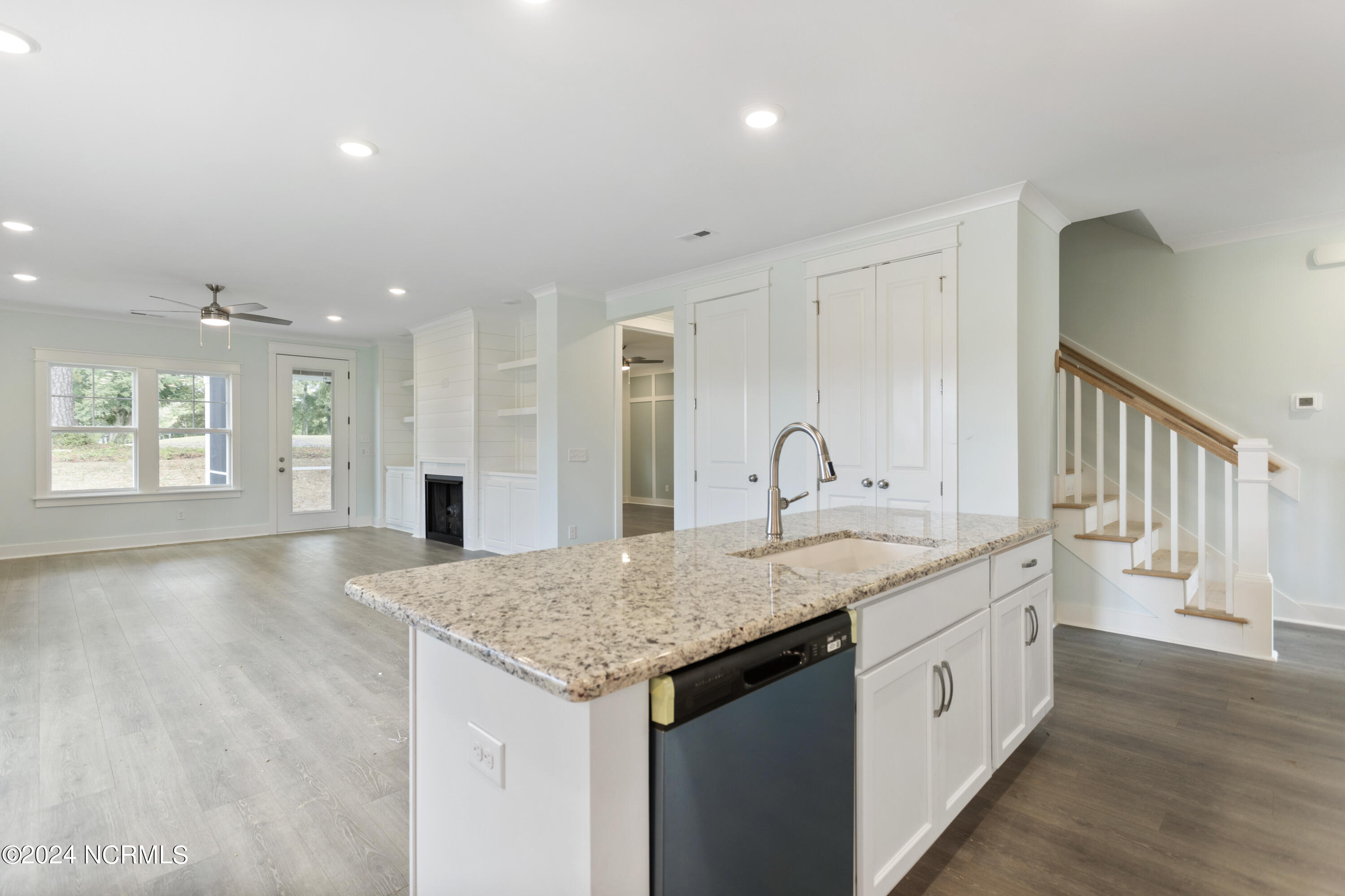 2058 Greenside Manor Drive Property Photo 10
