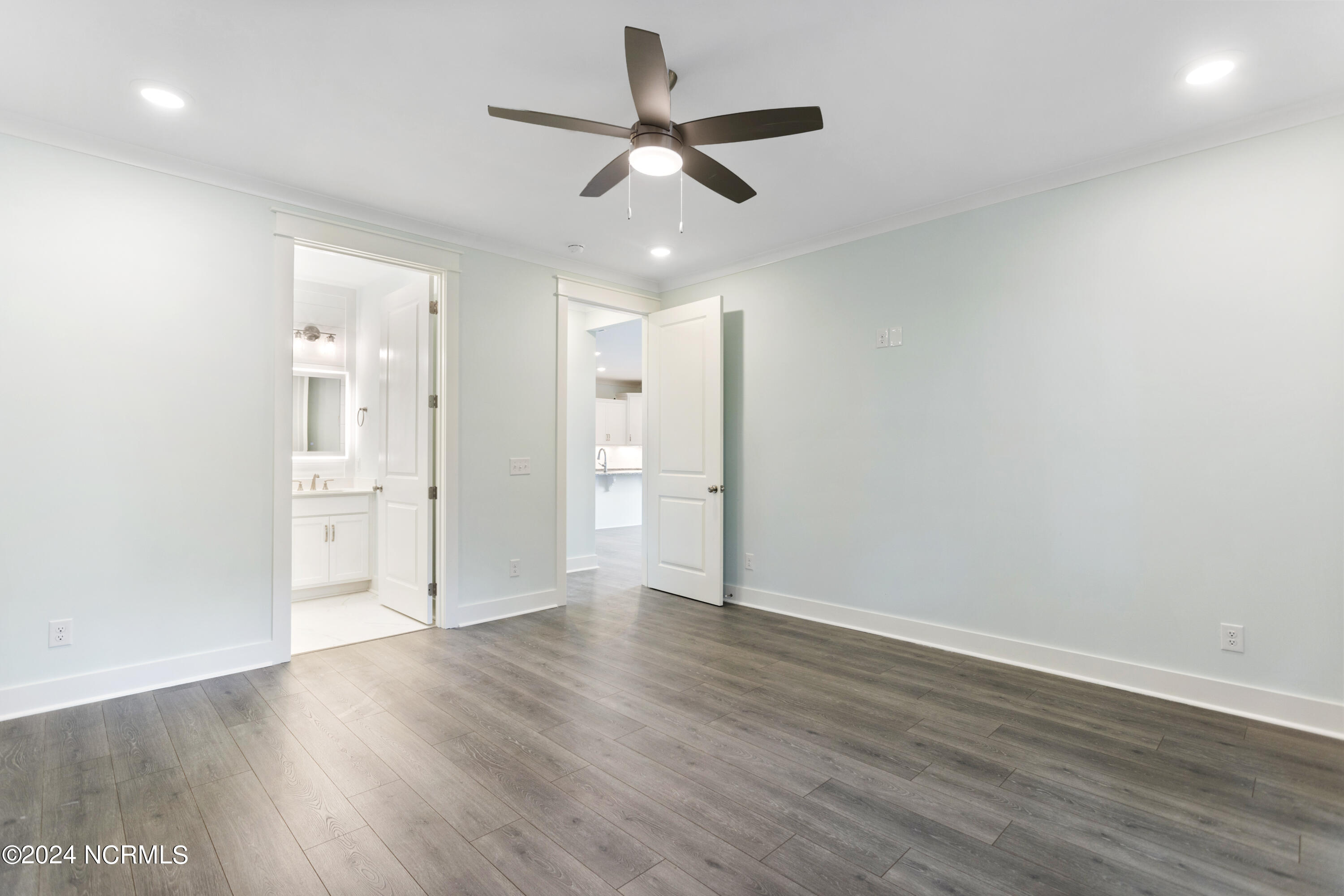 2058 Greenside Manor Drive Property Photo 18