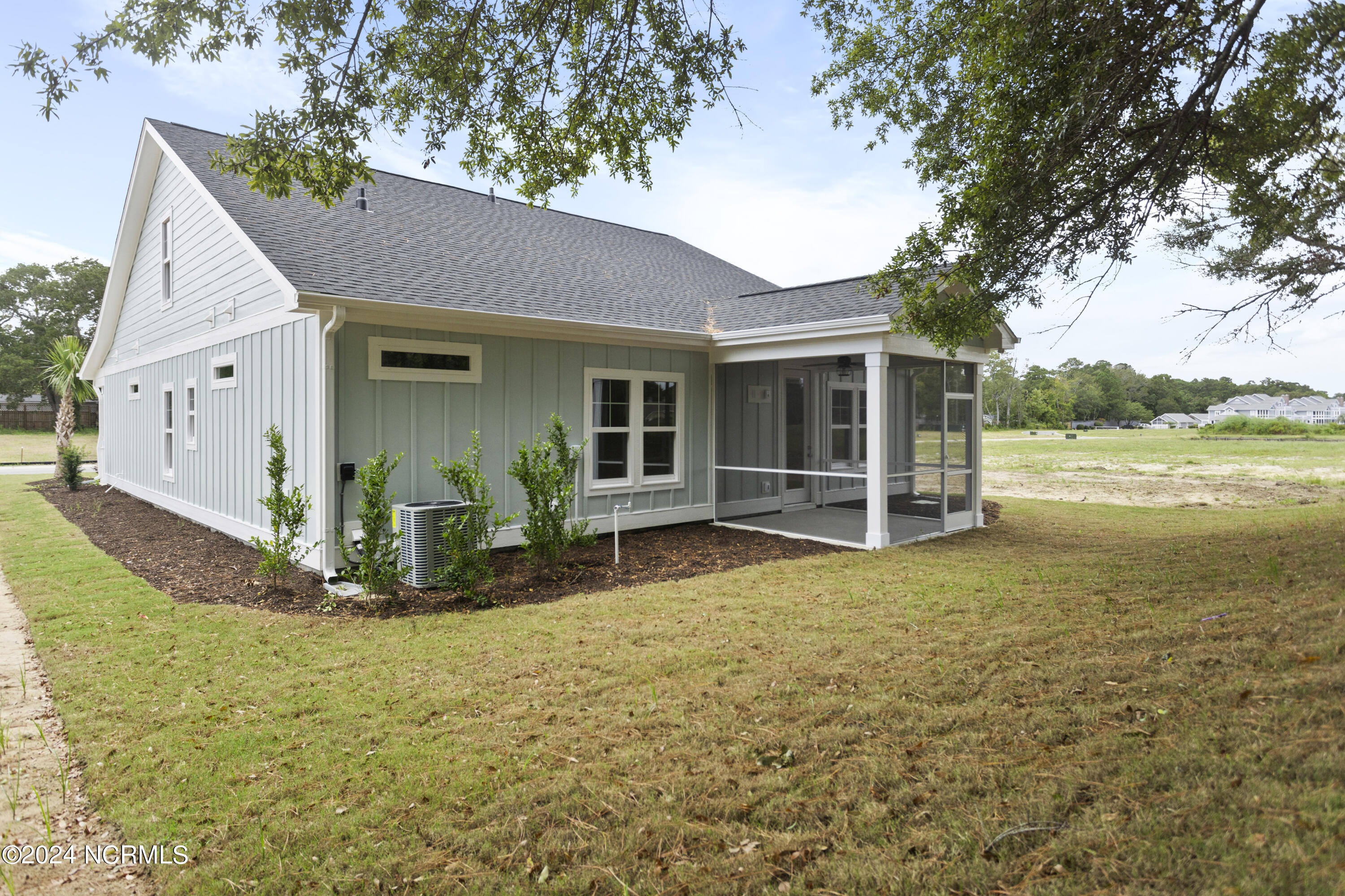 2058 Greenside Manor Drive Property Photo 47