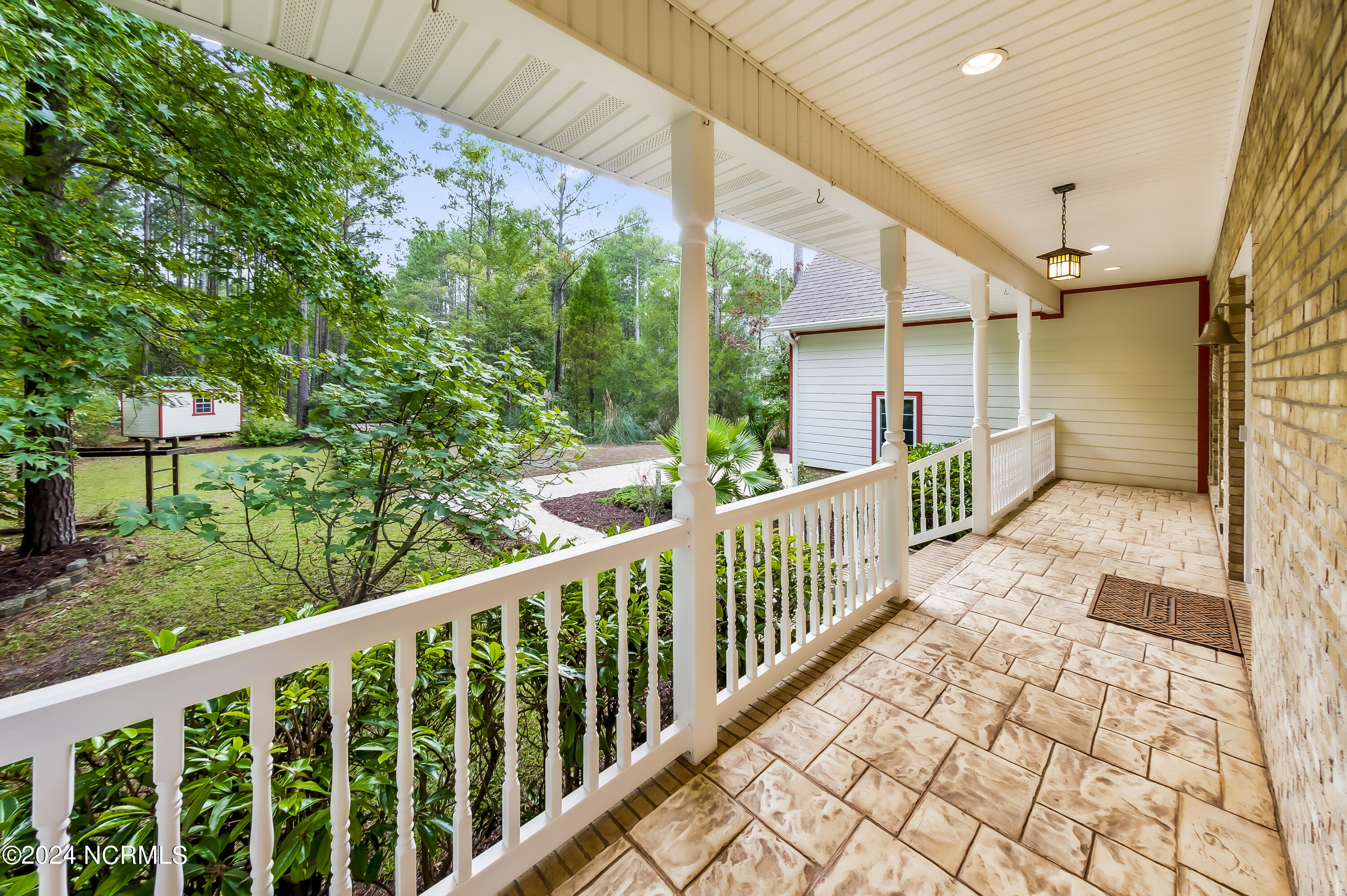 466 Bay Shores Road Property Photo 4