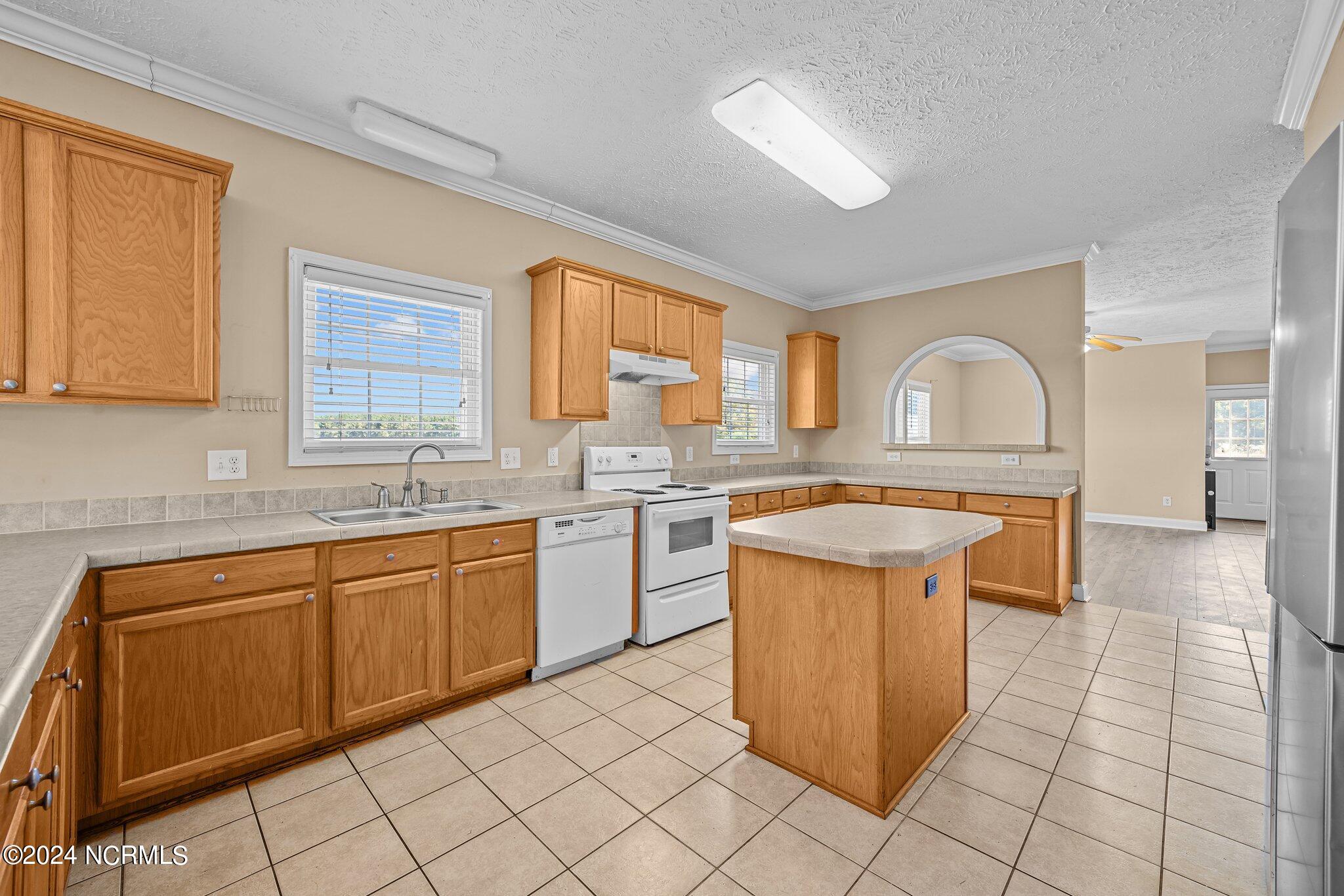 2855 Bell Arthur Road Property Photo 11