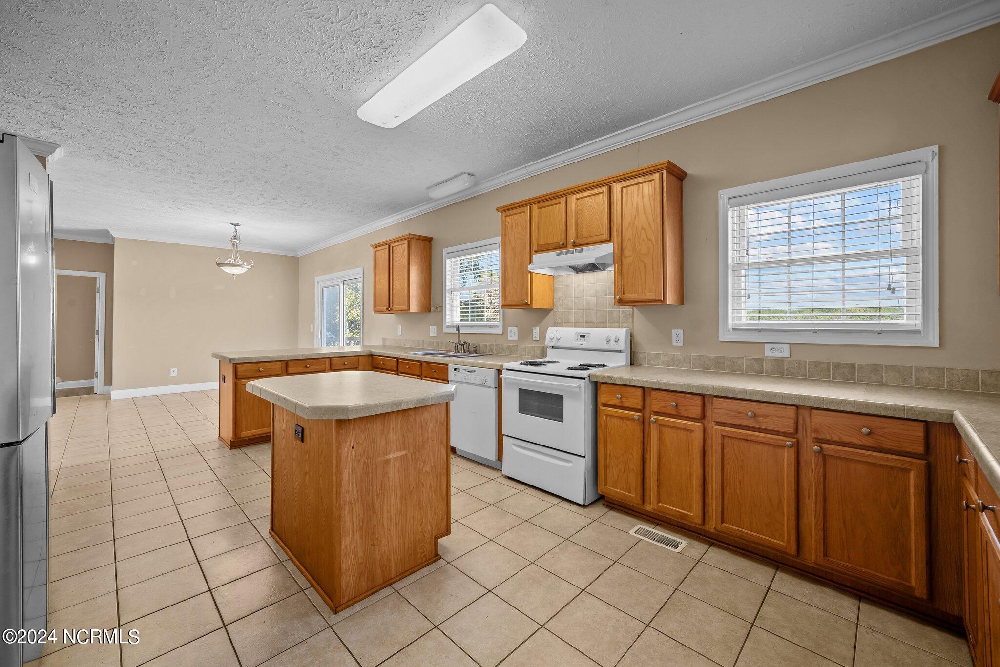 2855 Bell Arthur Road Property Photo 13