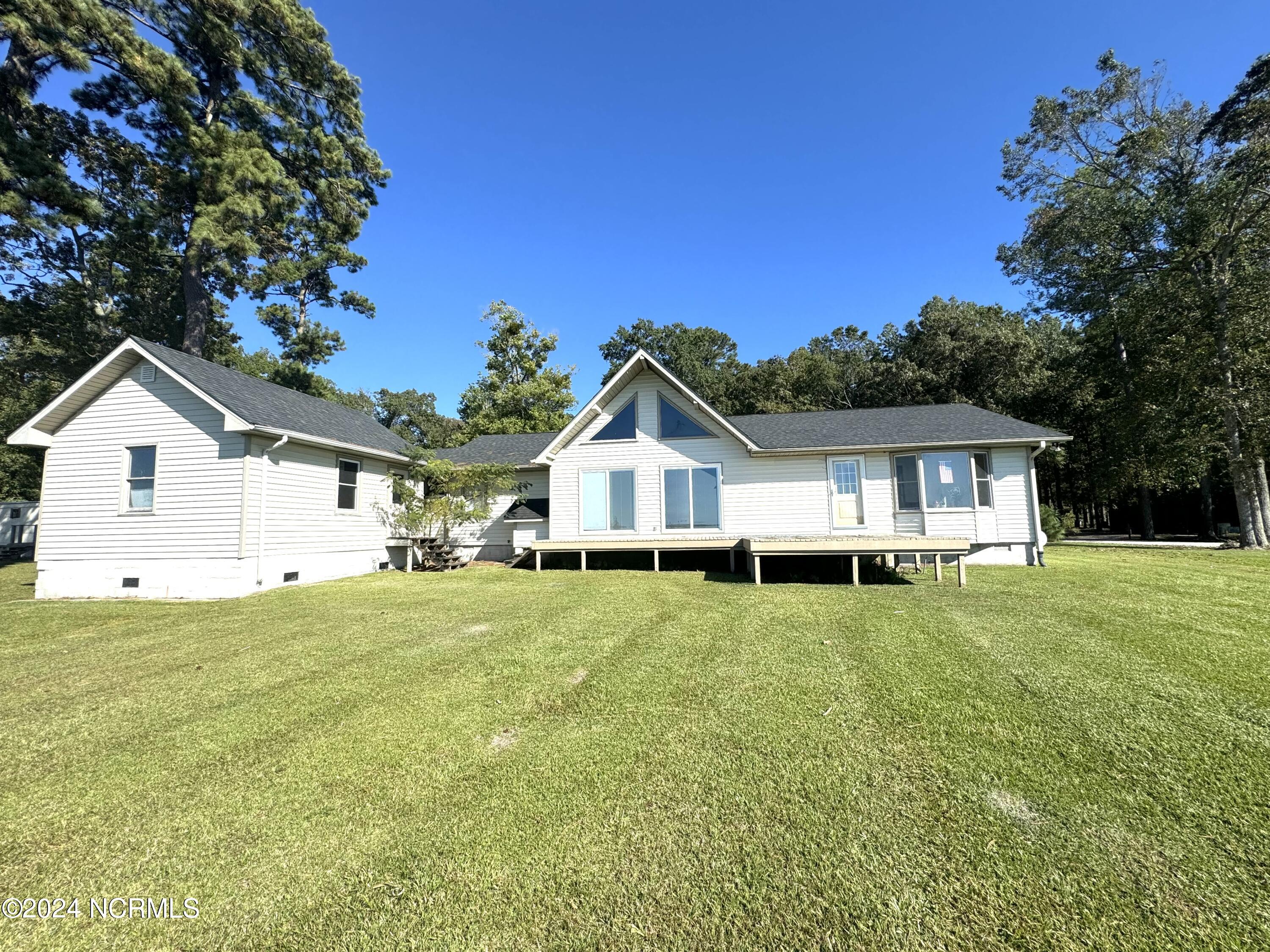 639 Crabtree Road Property Photo 2