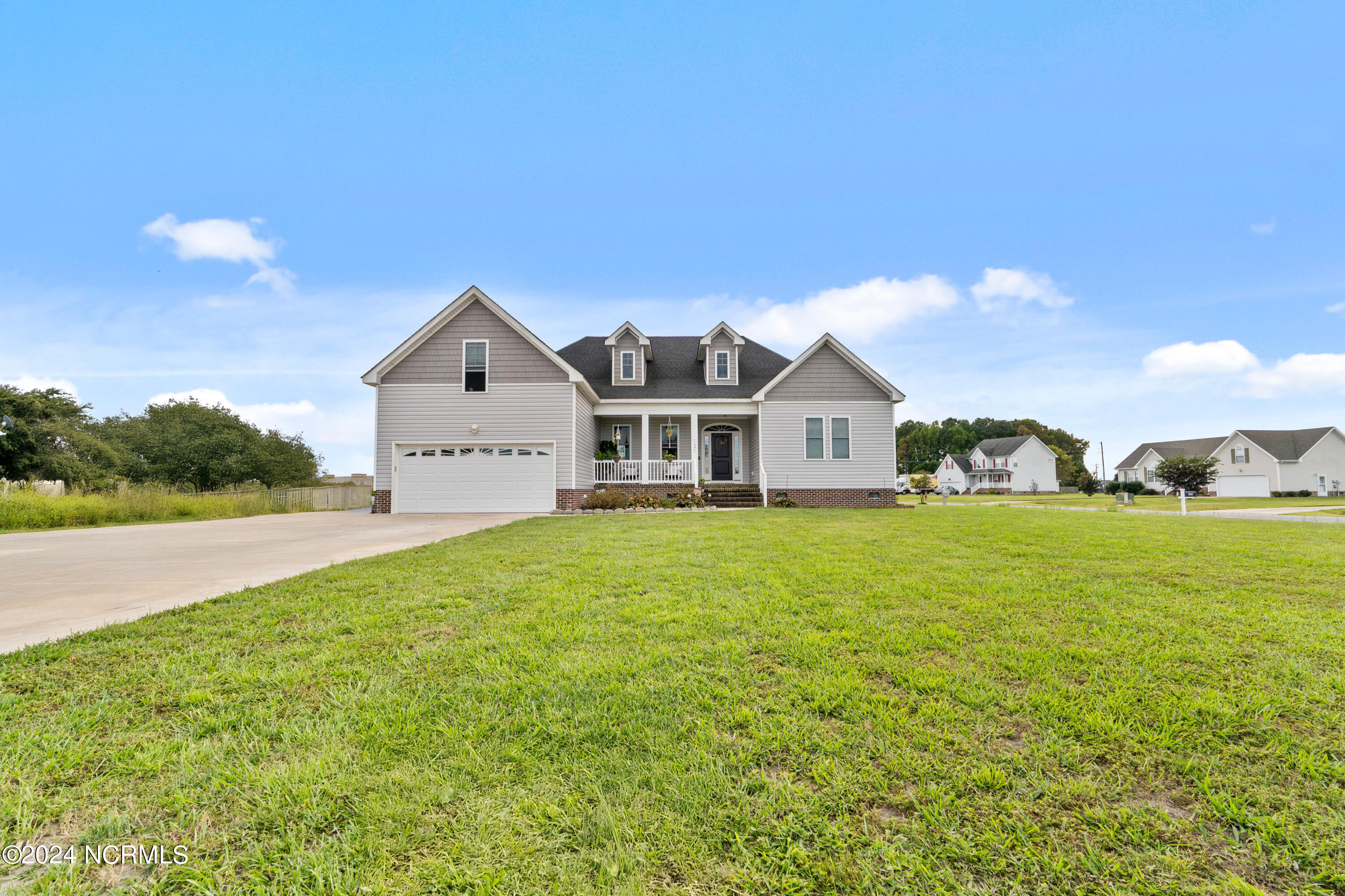 121 Lady Frances Way Property Photo 1