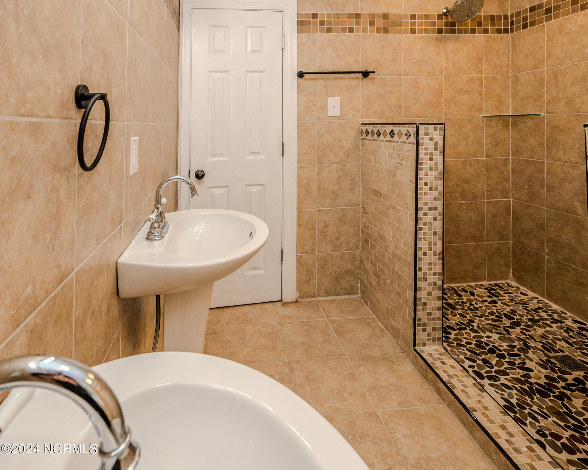 18 Clifford Road Property Photo 23
