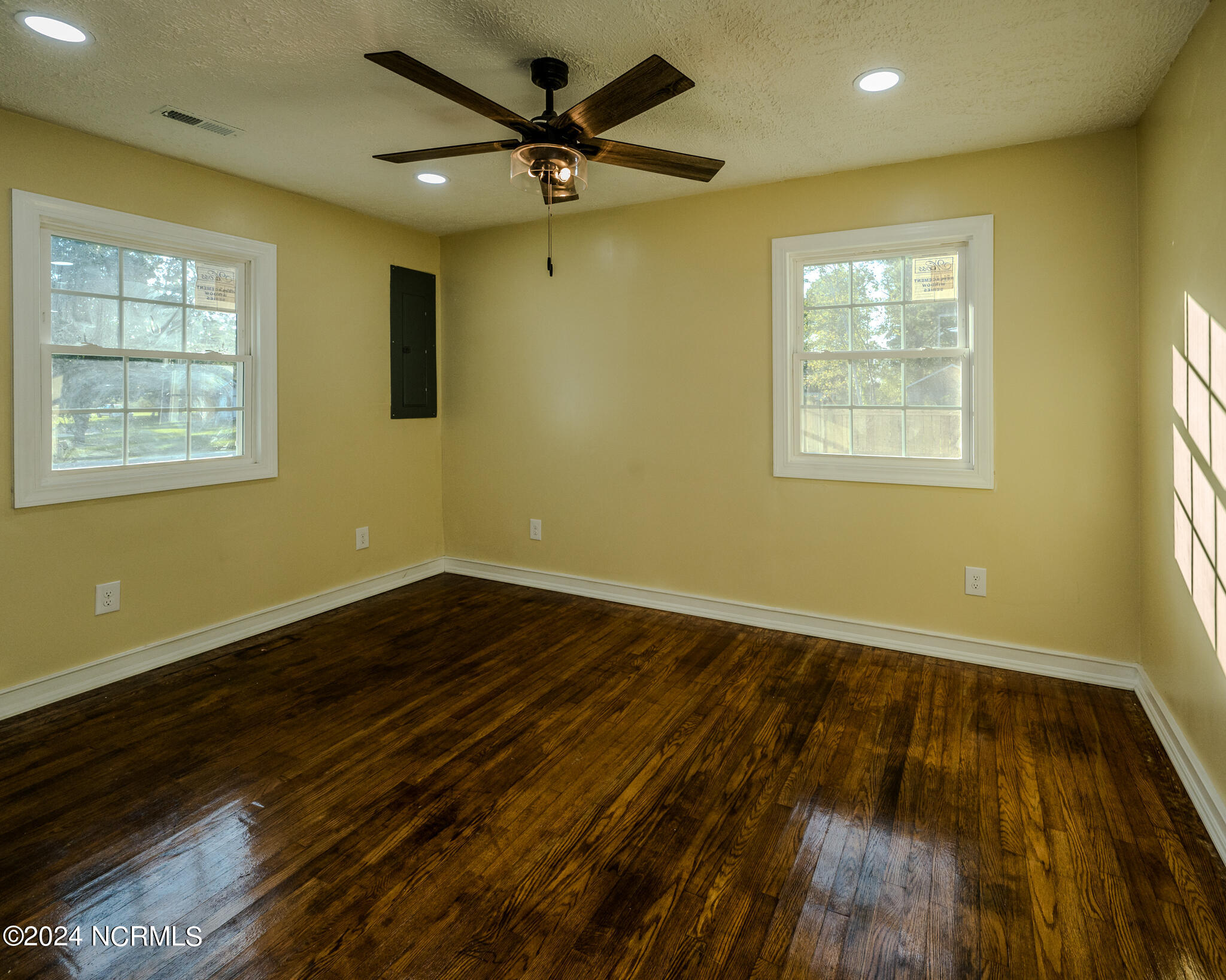 18 Clifford Road Property Photo 29