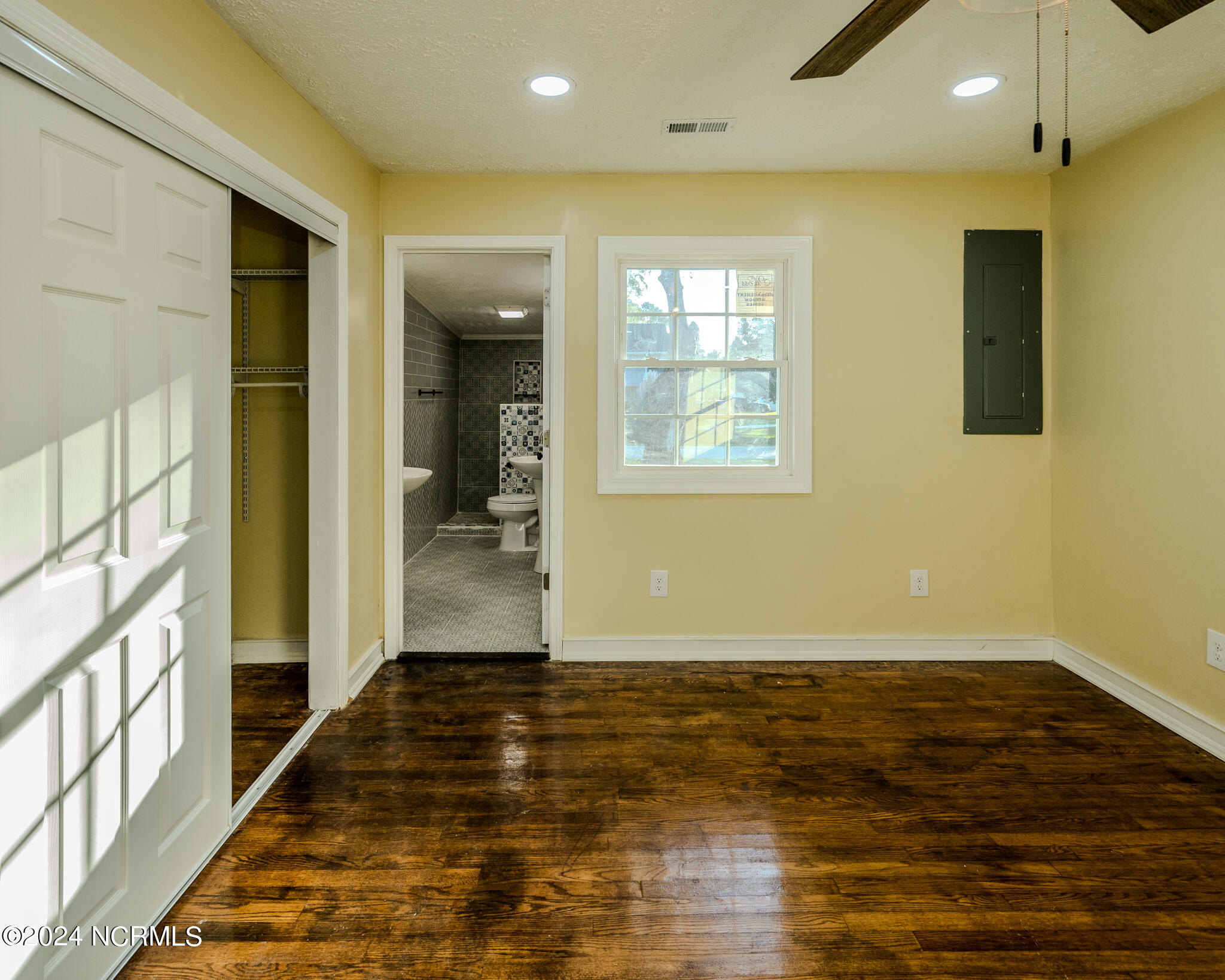 18 Clifford Road Property Photo 30