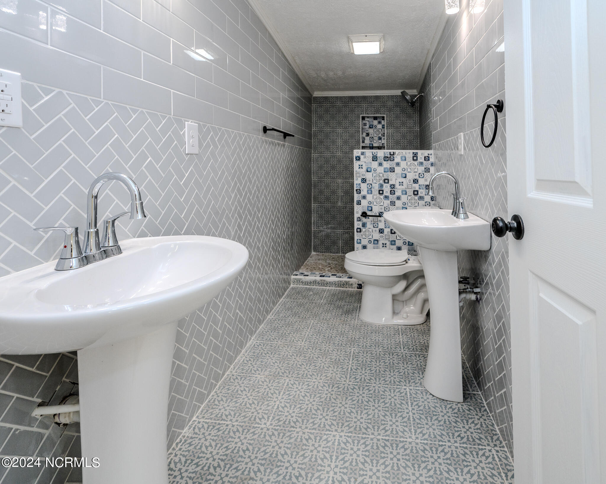 18 Clifford Road Property Photo 32