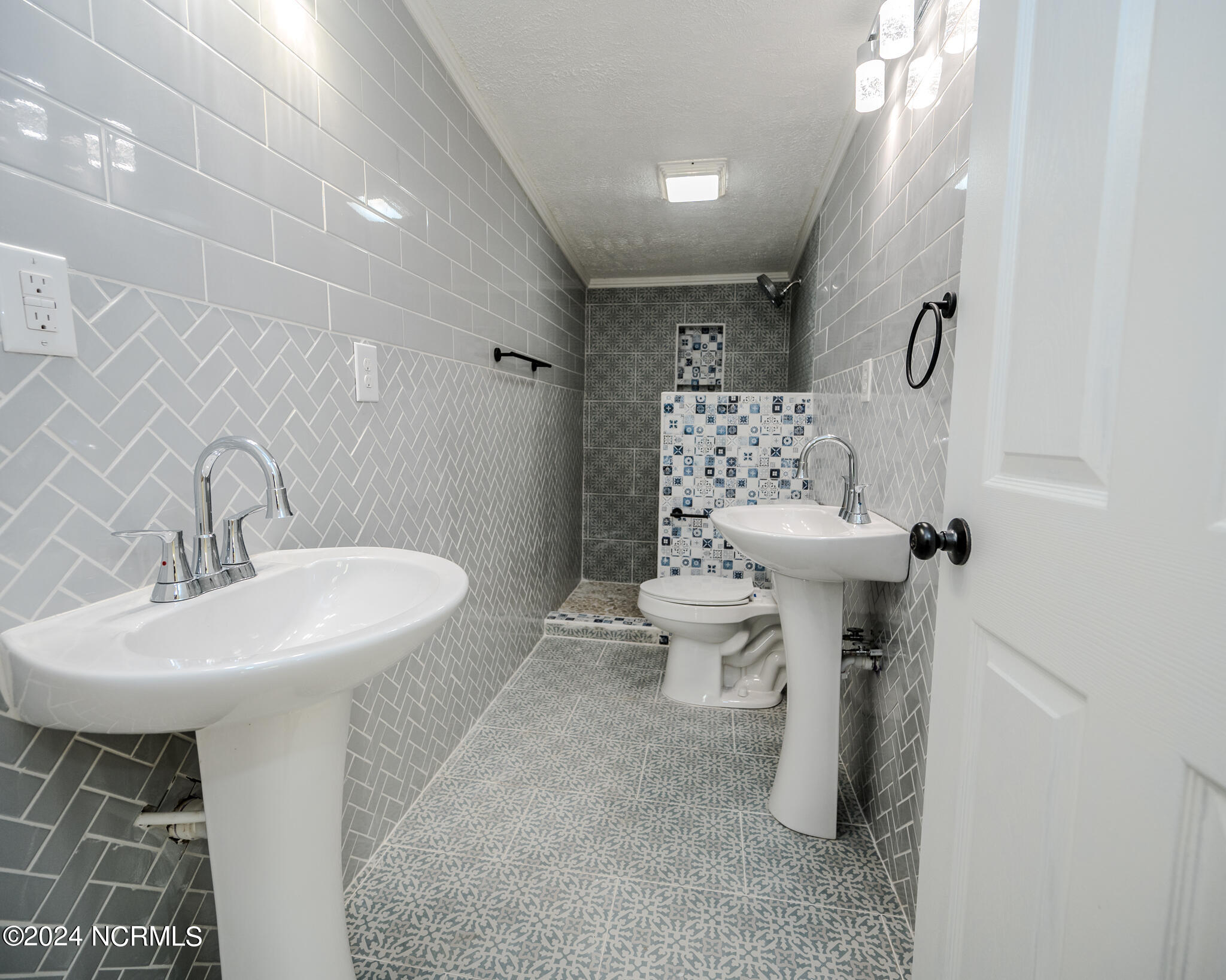 18 Clifford Road Property Photo 33
