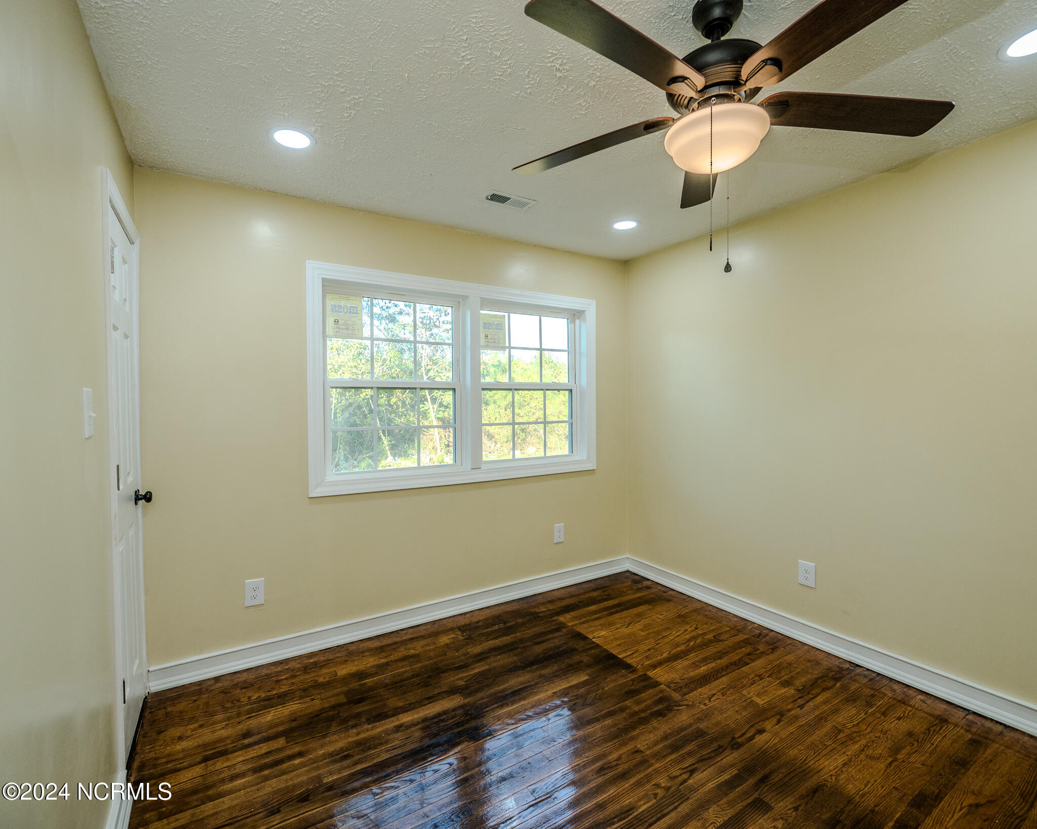 18 Clifford Road Property Photo 44