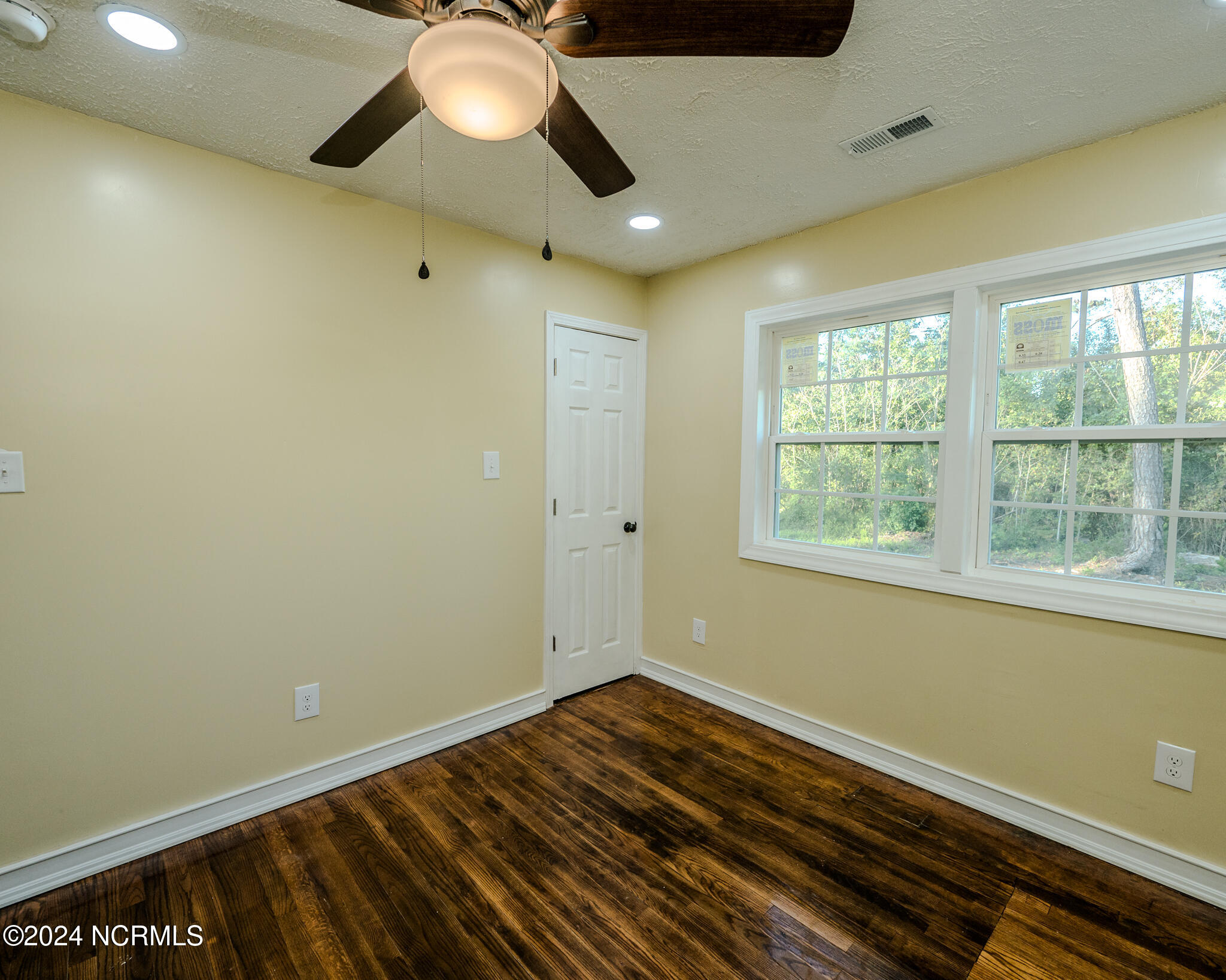 18 Clifford Road Property Photo 45