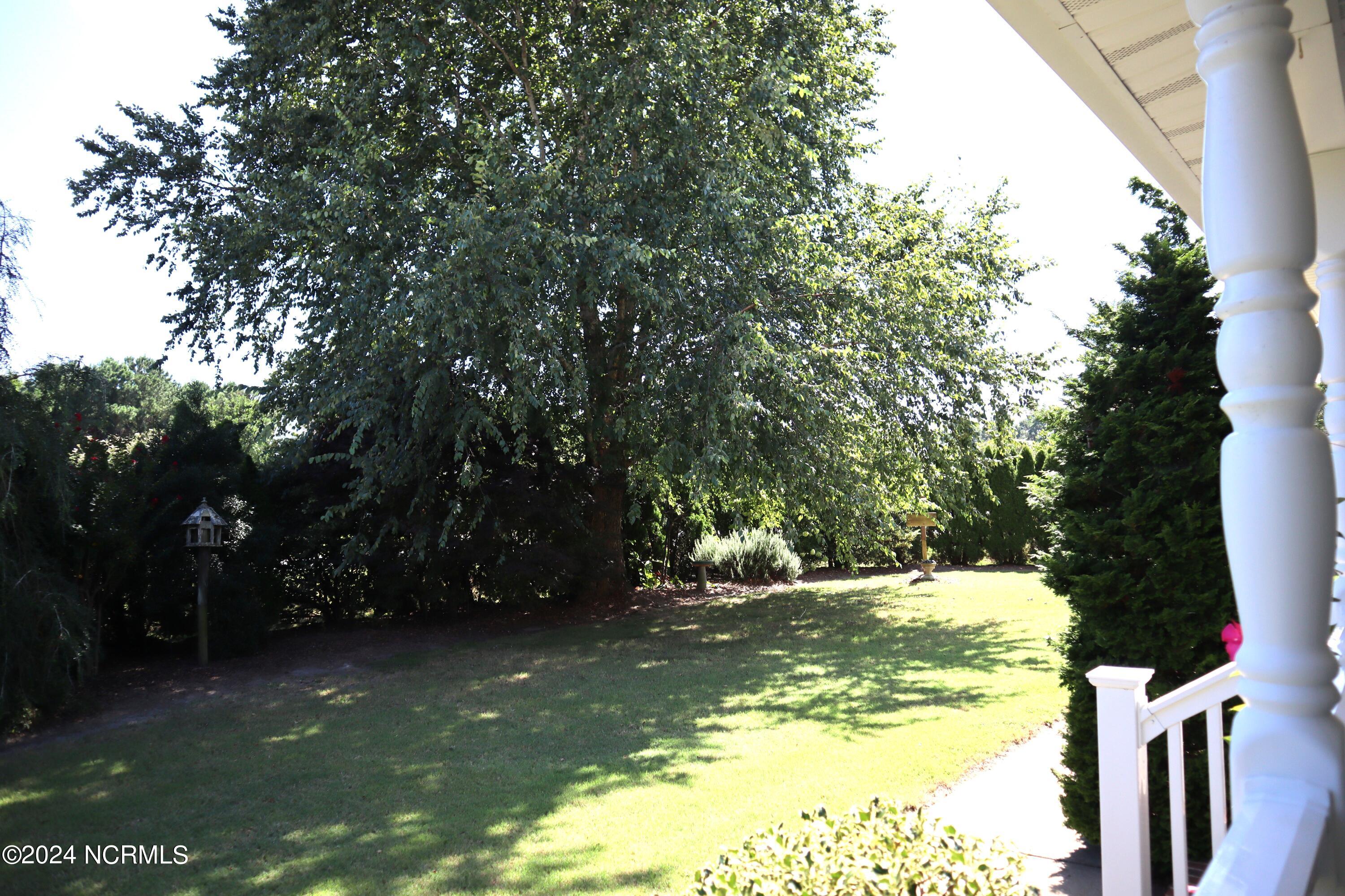 106 Barefoot Lane Property Photo 4