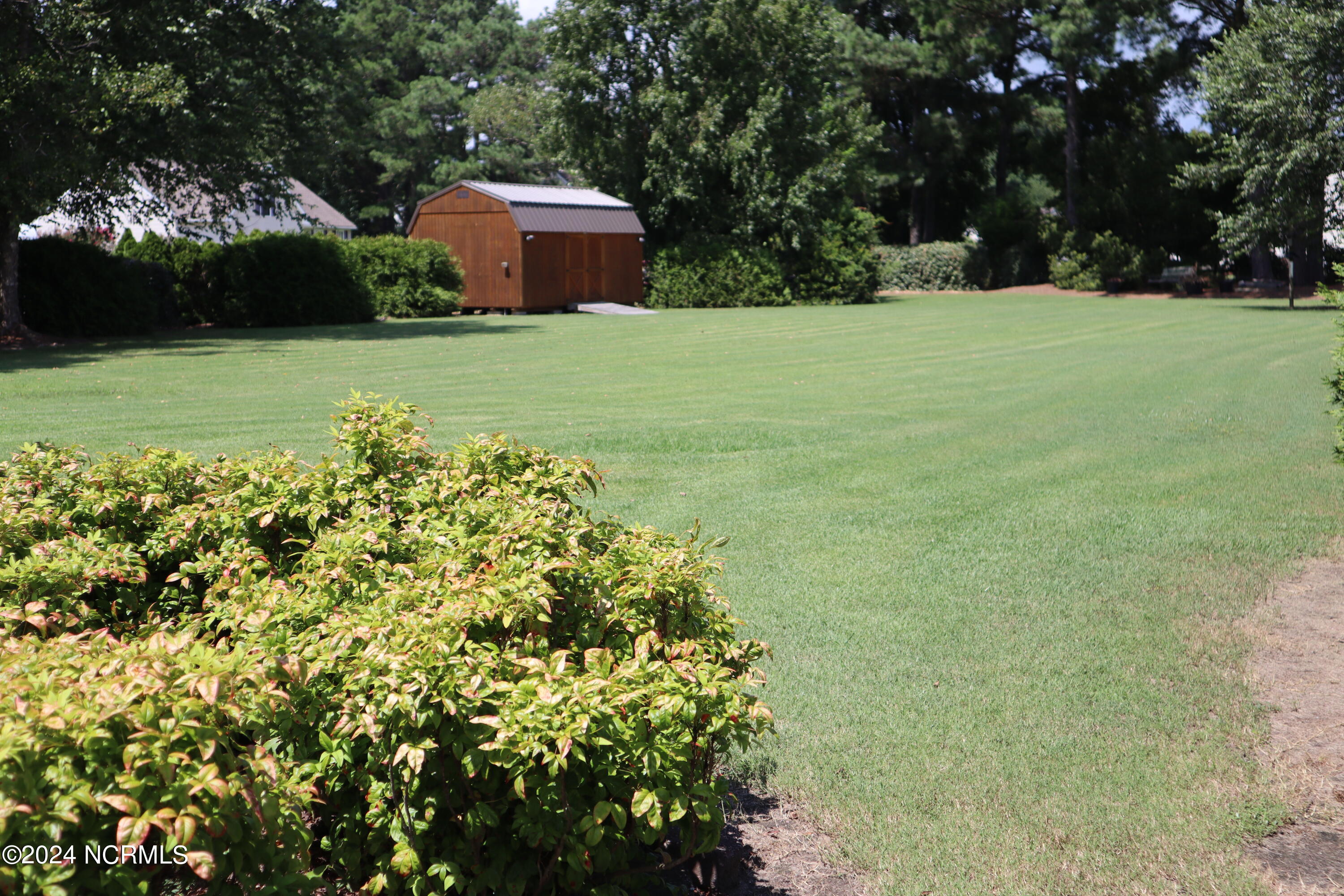 106 Barefoot Lane Property Photo 8