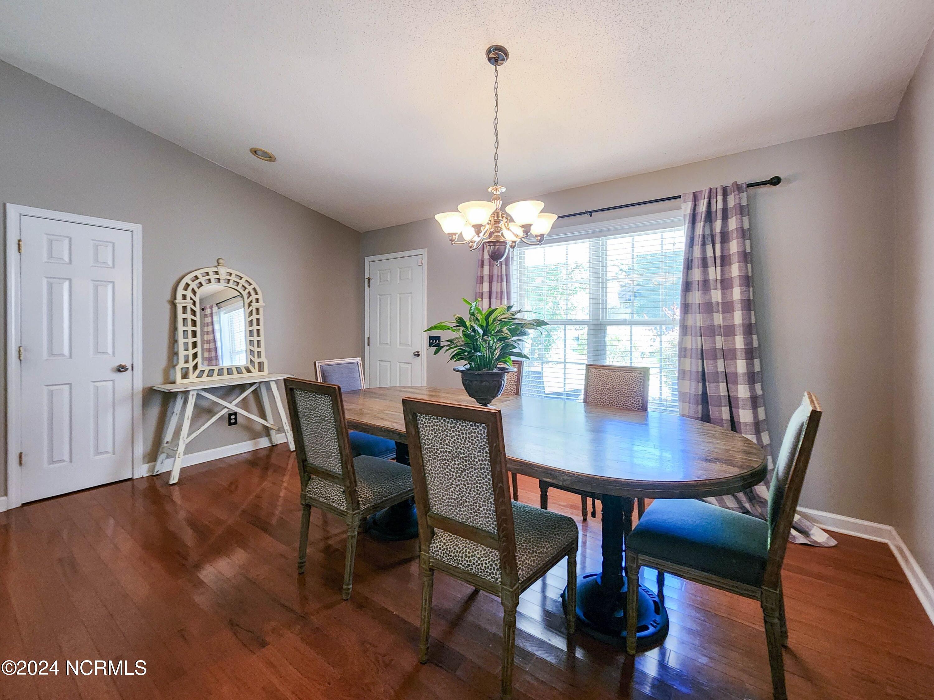230 Sandhills Circle Property Photo 4