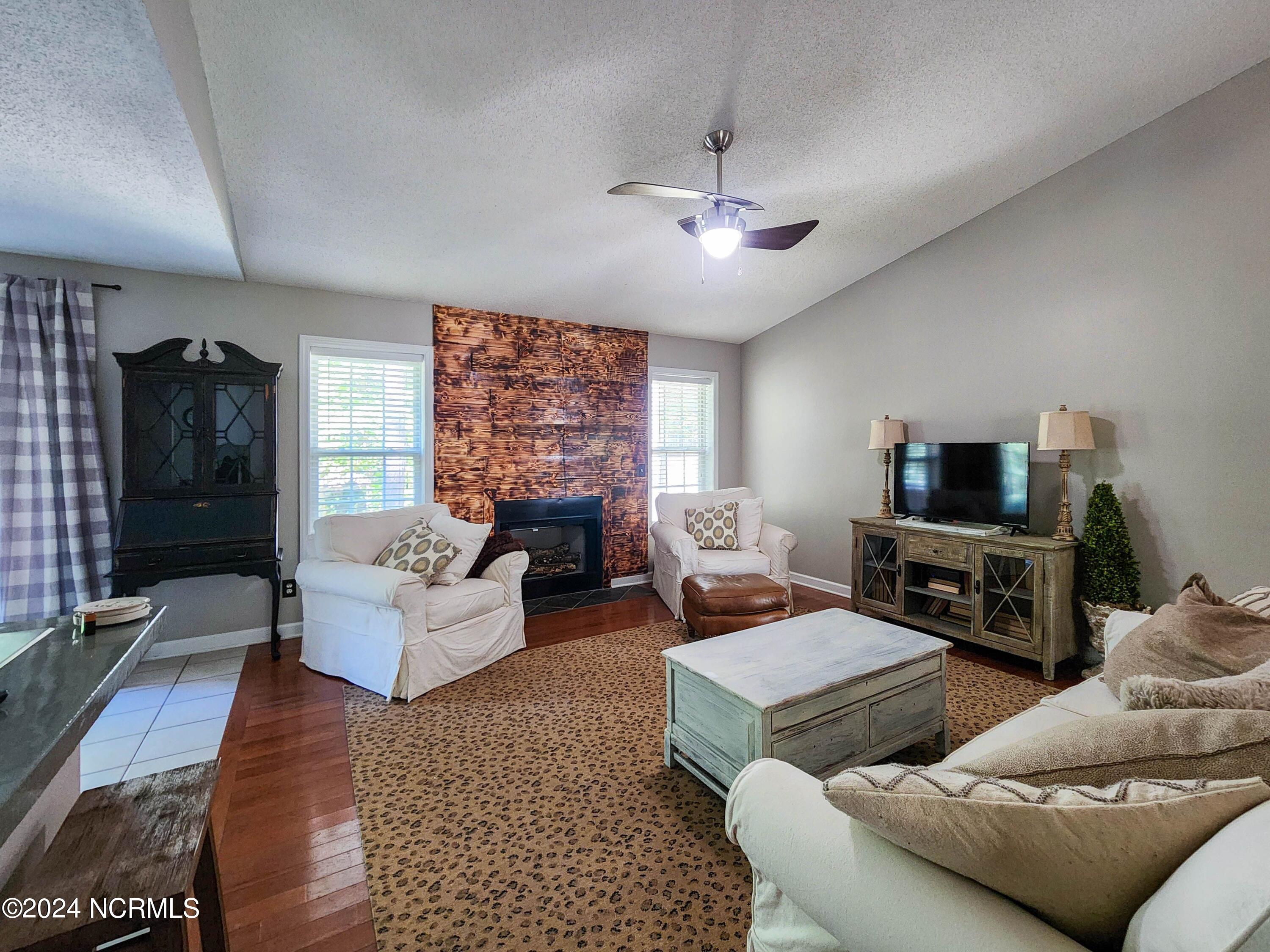 230 Sandhills Circle Property Photo 6