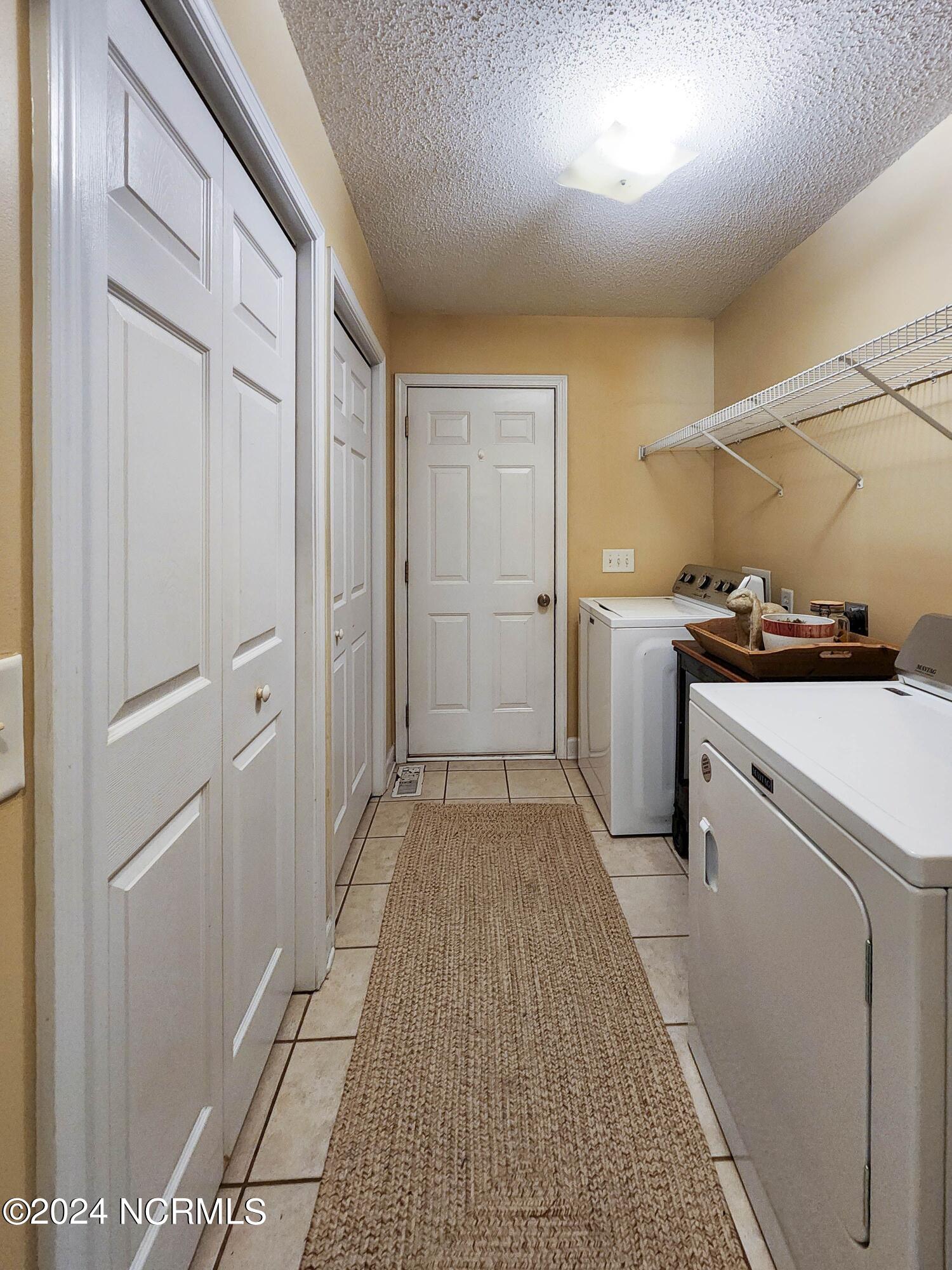 230 Sandhills Circle Property Photo 16