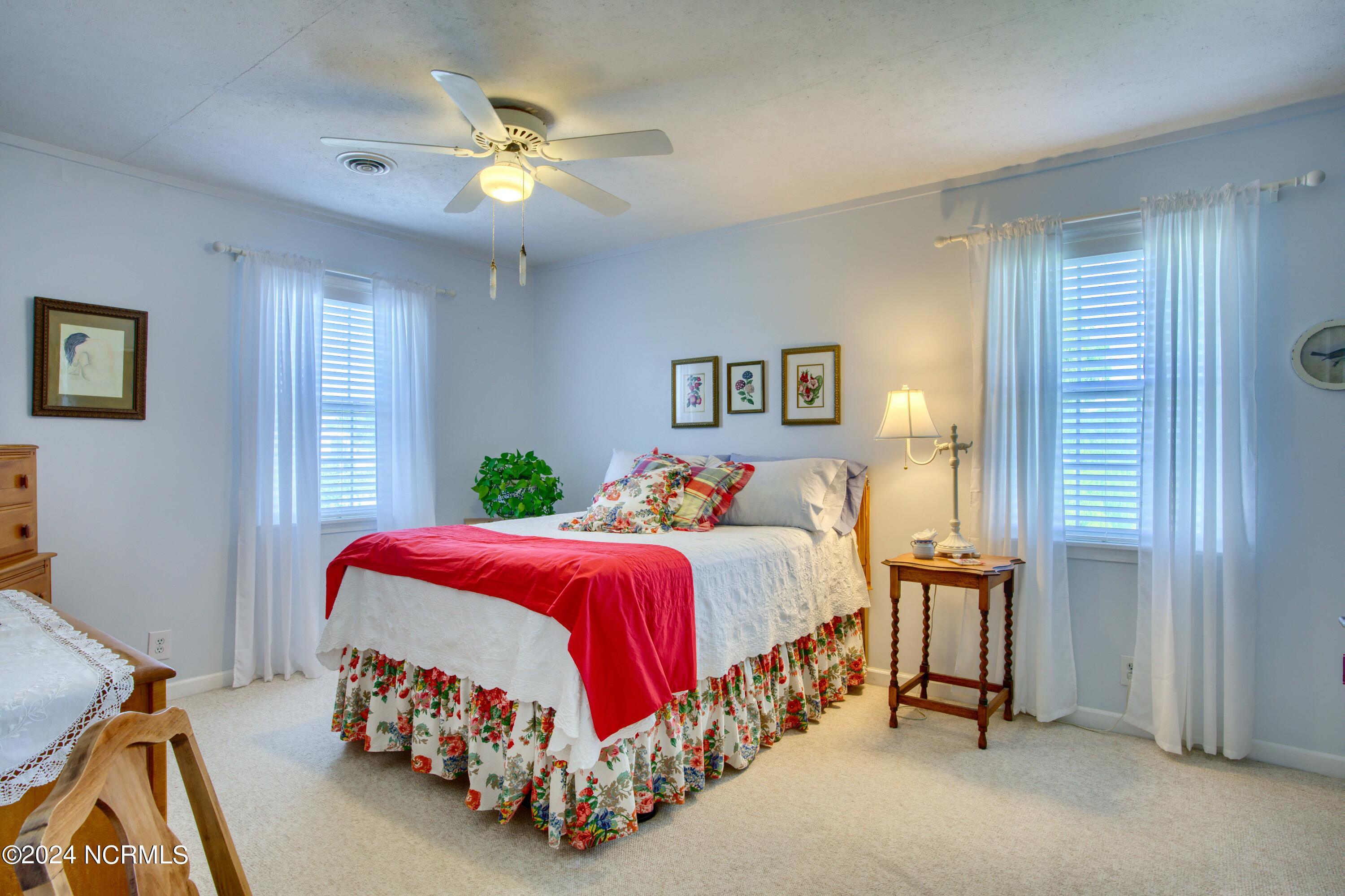 120 Dolphin Bay Estates Property Photo 13