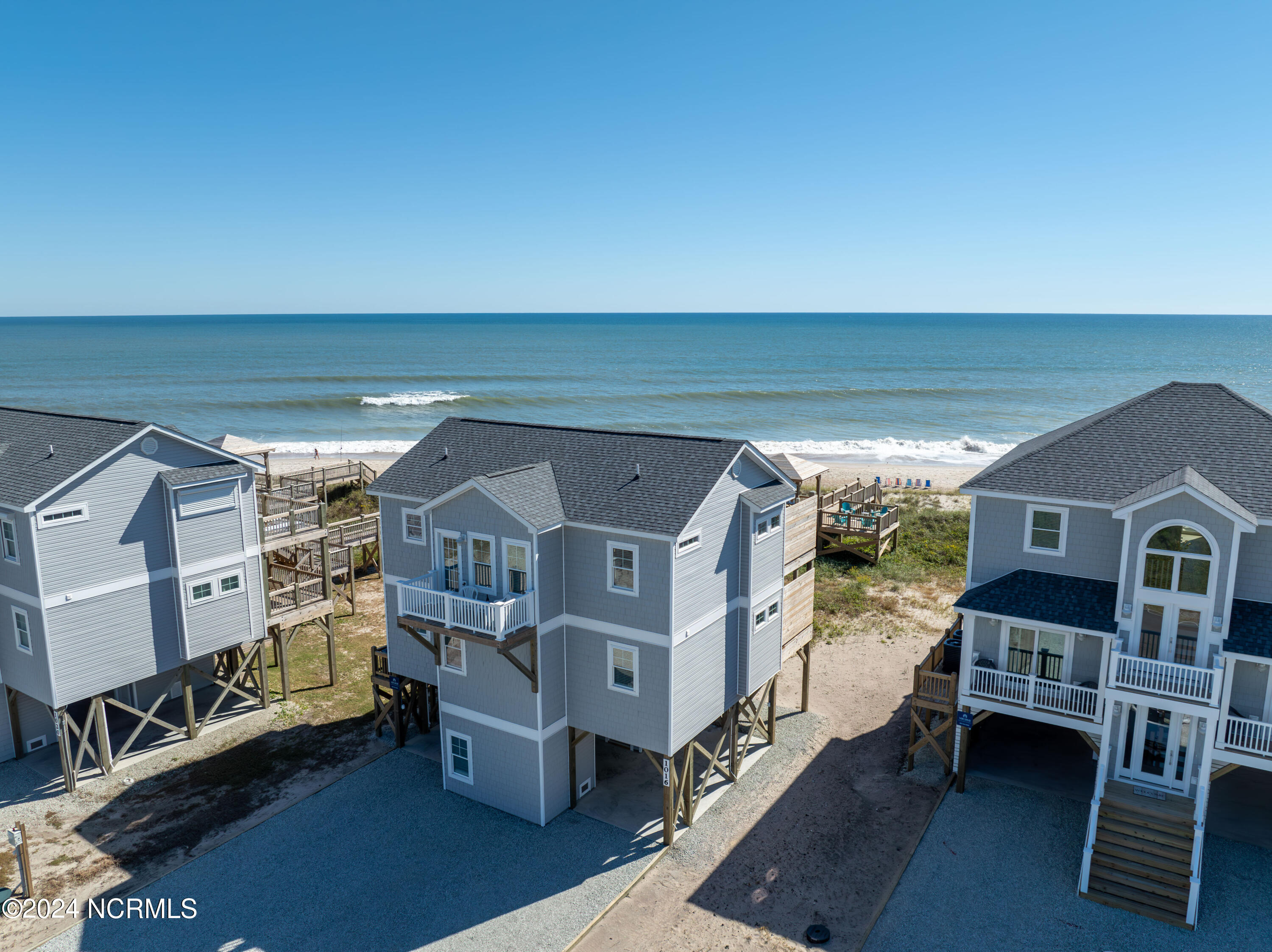 1016 New River Inlet Road Property Photo 3