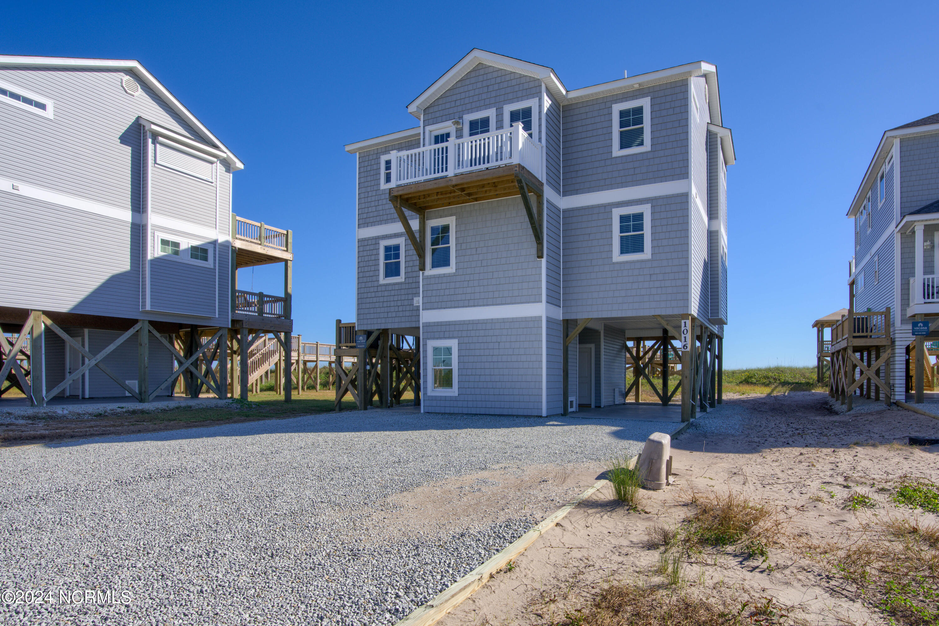 1016 New River Inlet Road Property Photo 5