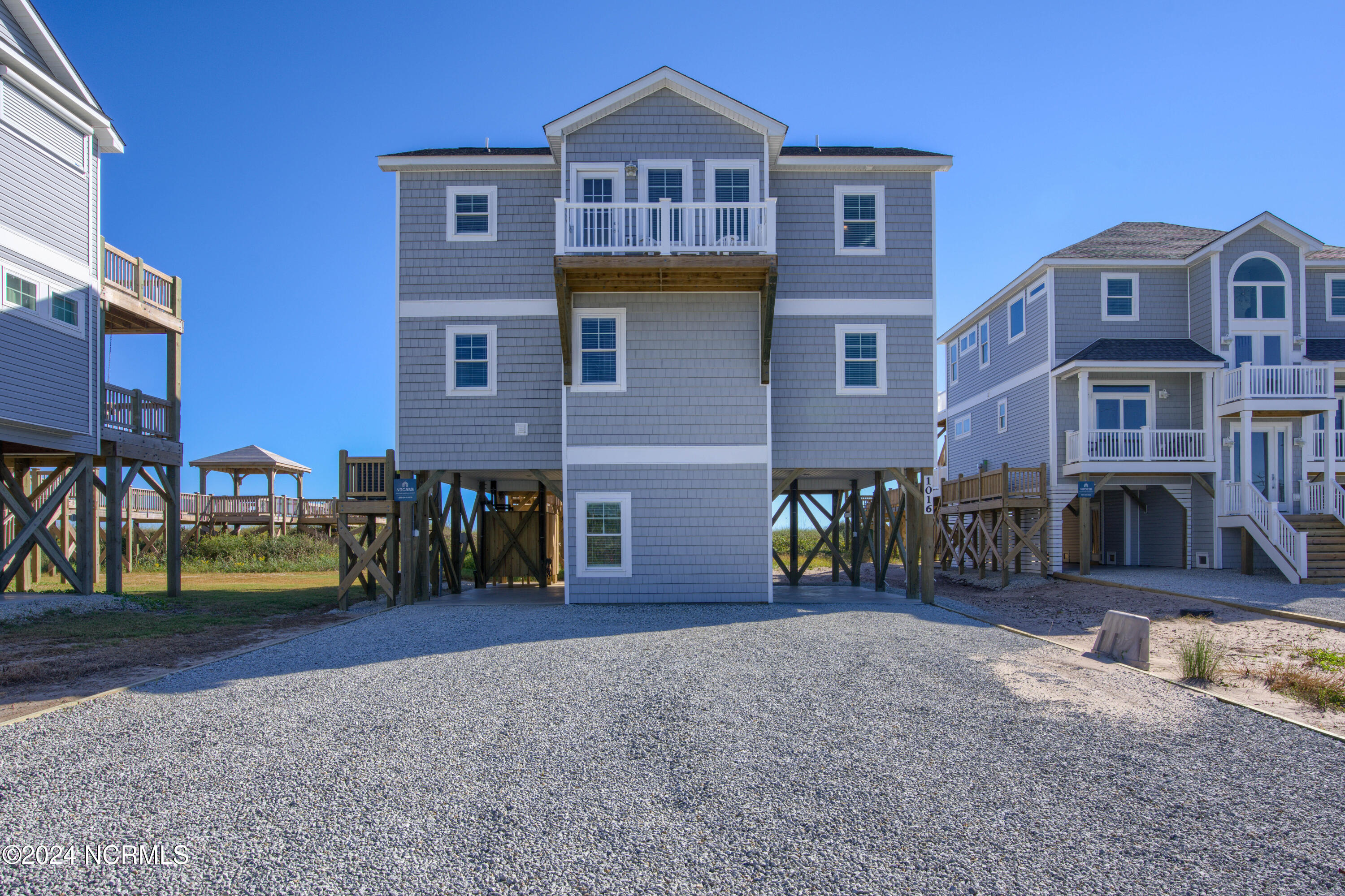 1016 New River Inlet Road Property Photo 6