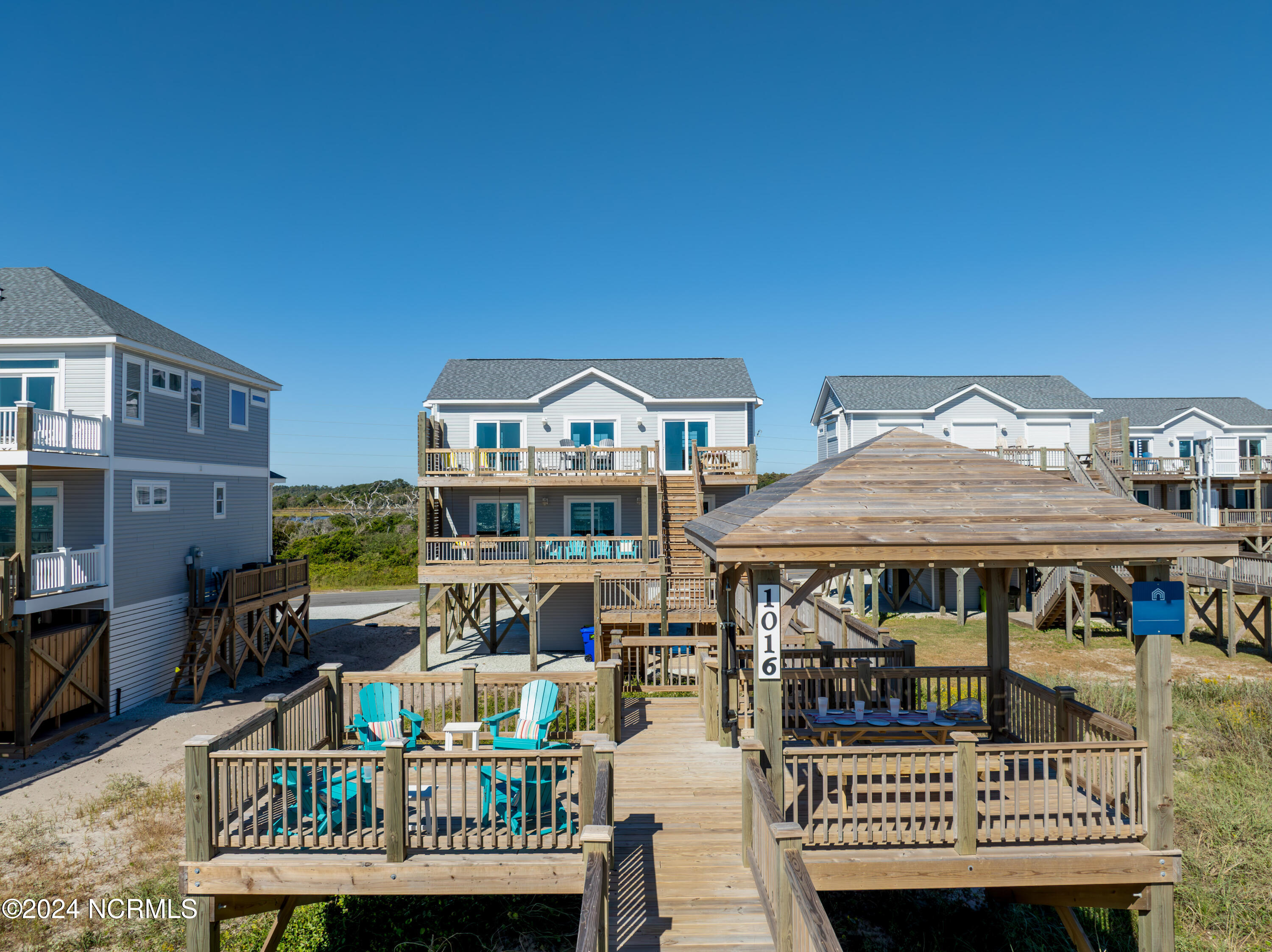 1016 New River Inlet Road Property Photo 10