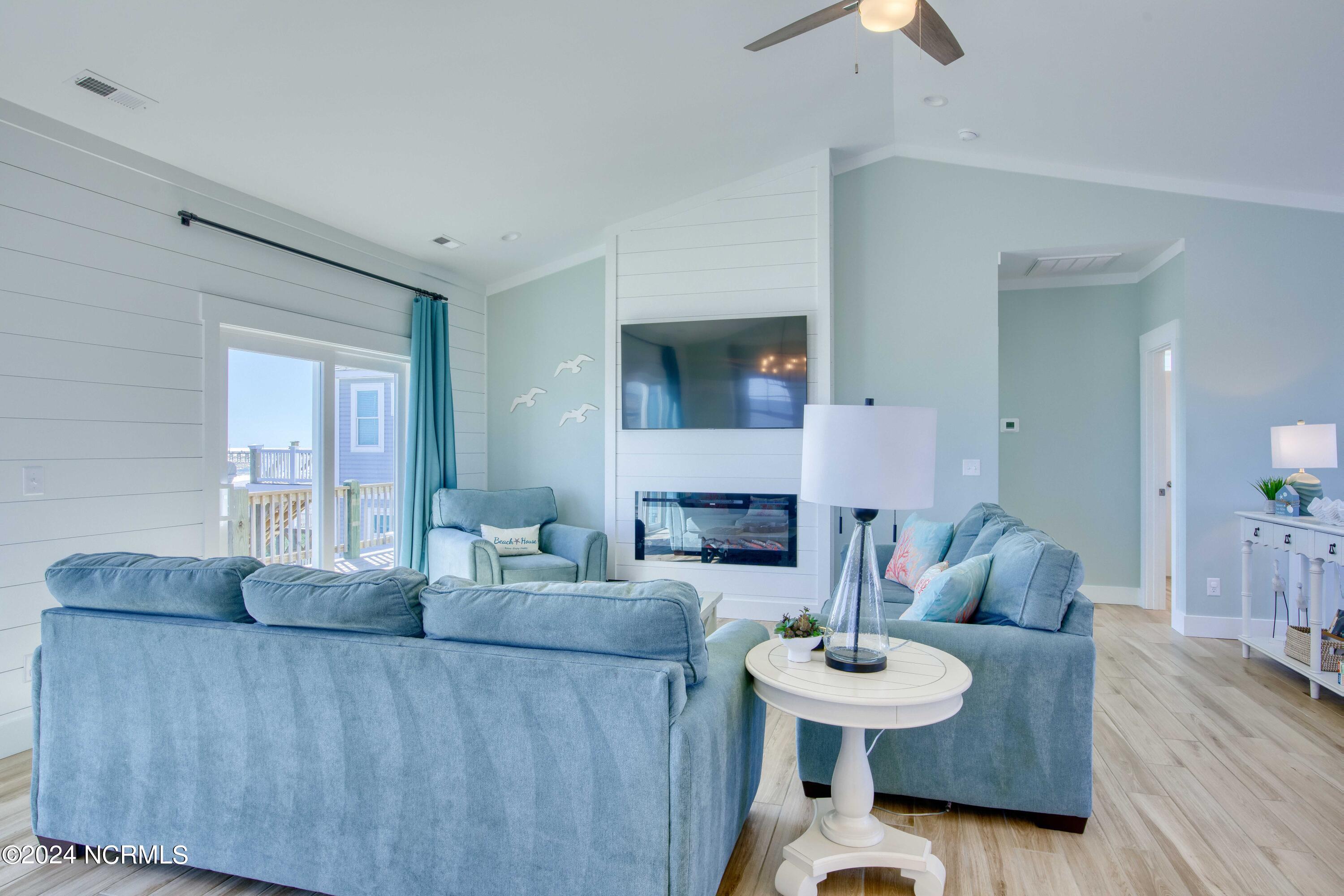 1016 New River Inlet Road Property Photo 27