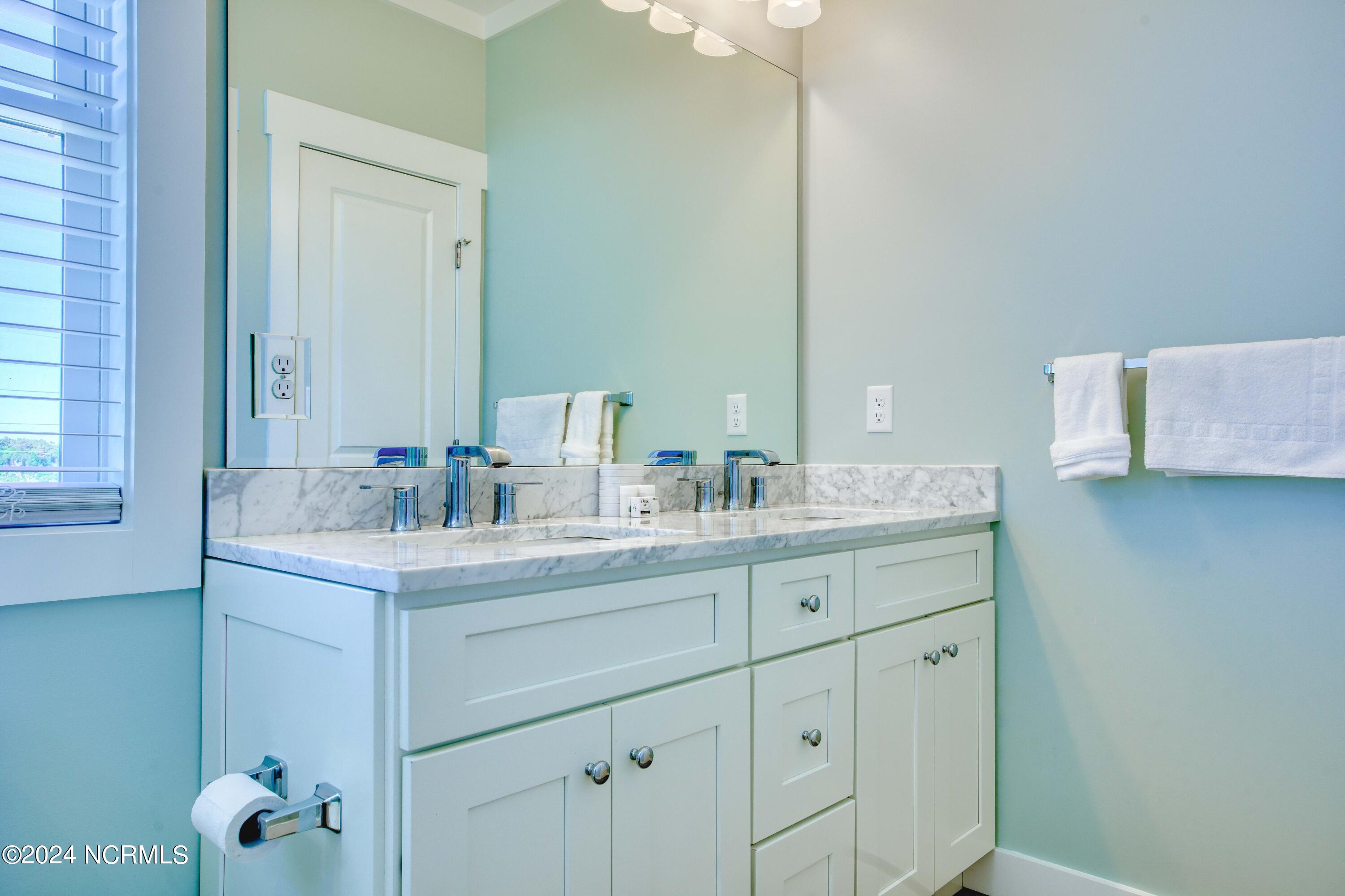 1016 New River Inlet Road Property Photo 41
