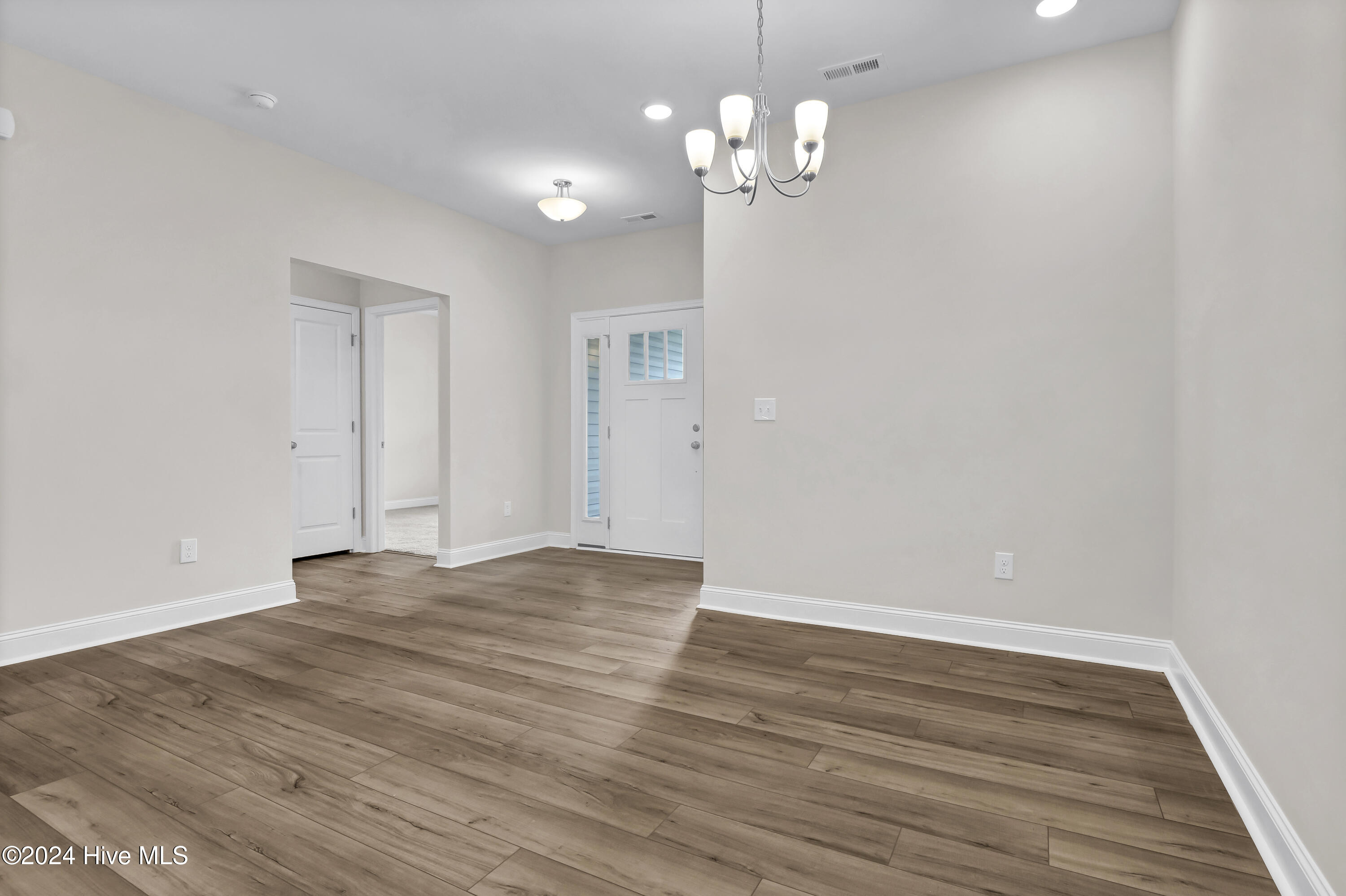 852 Red Sky Drive Property Photo 7