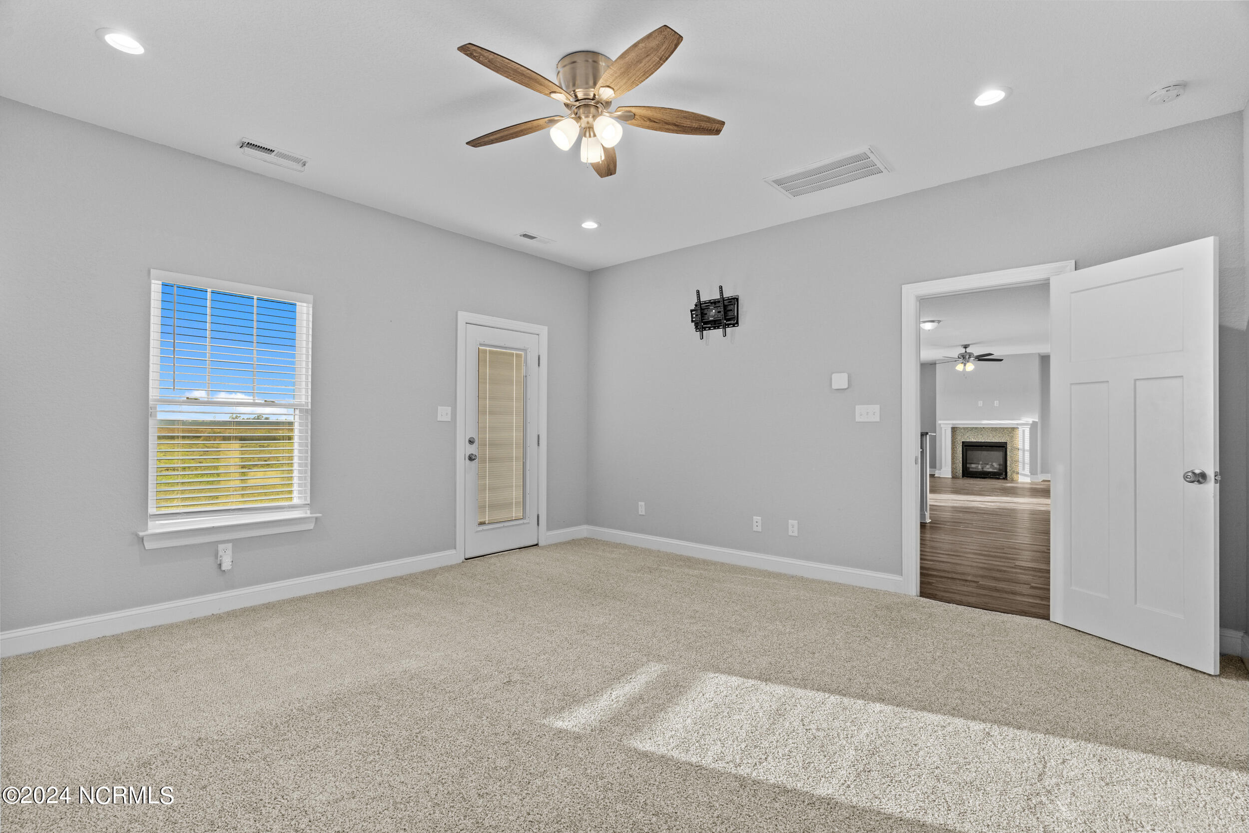 438 N Indiantown Road Property Photo 18