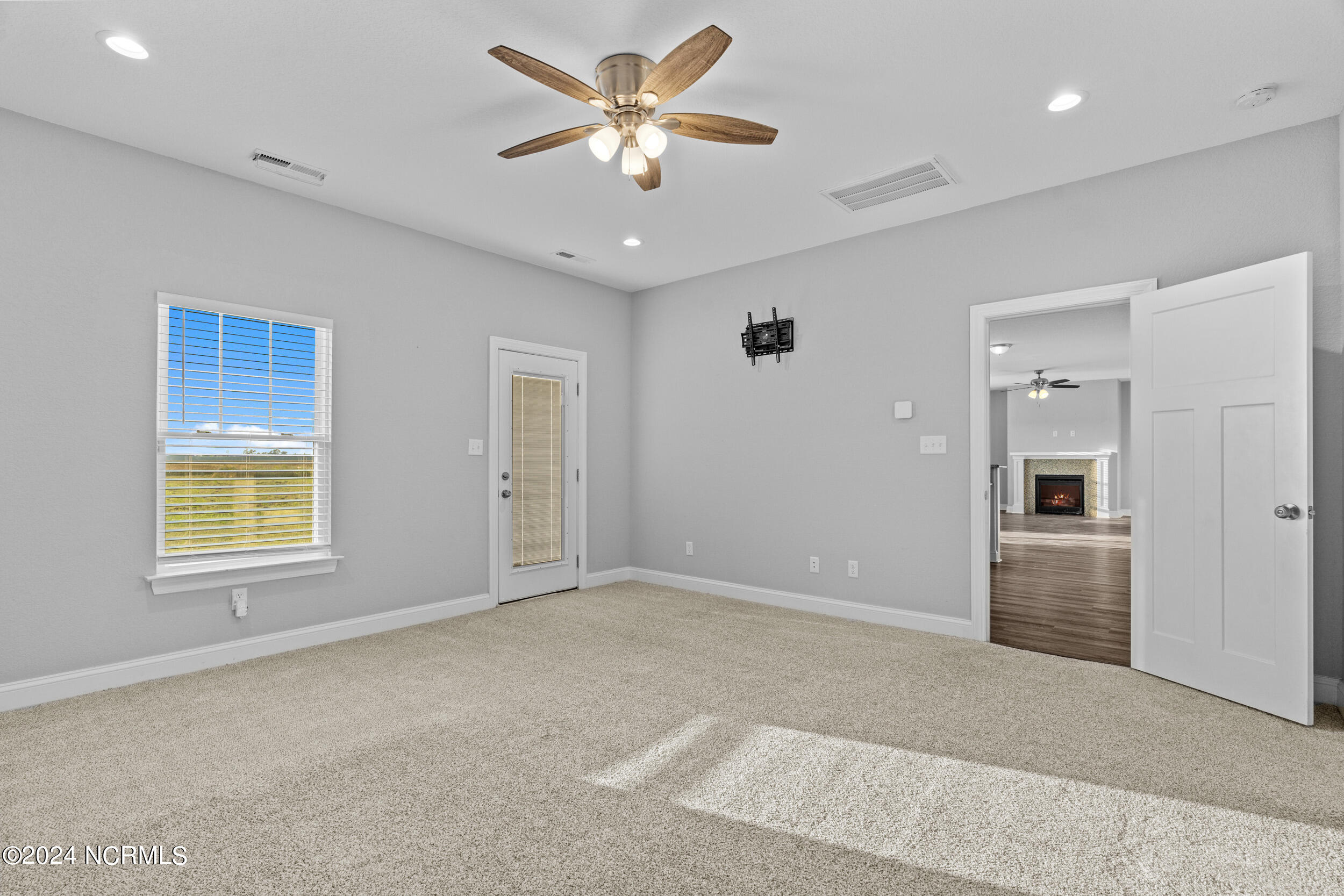 438 N Indiantown Road Property Photo 21