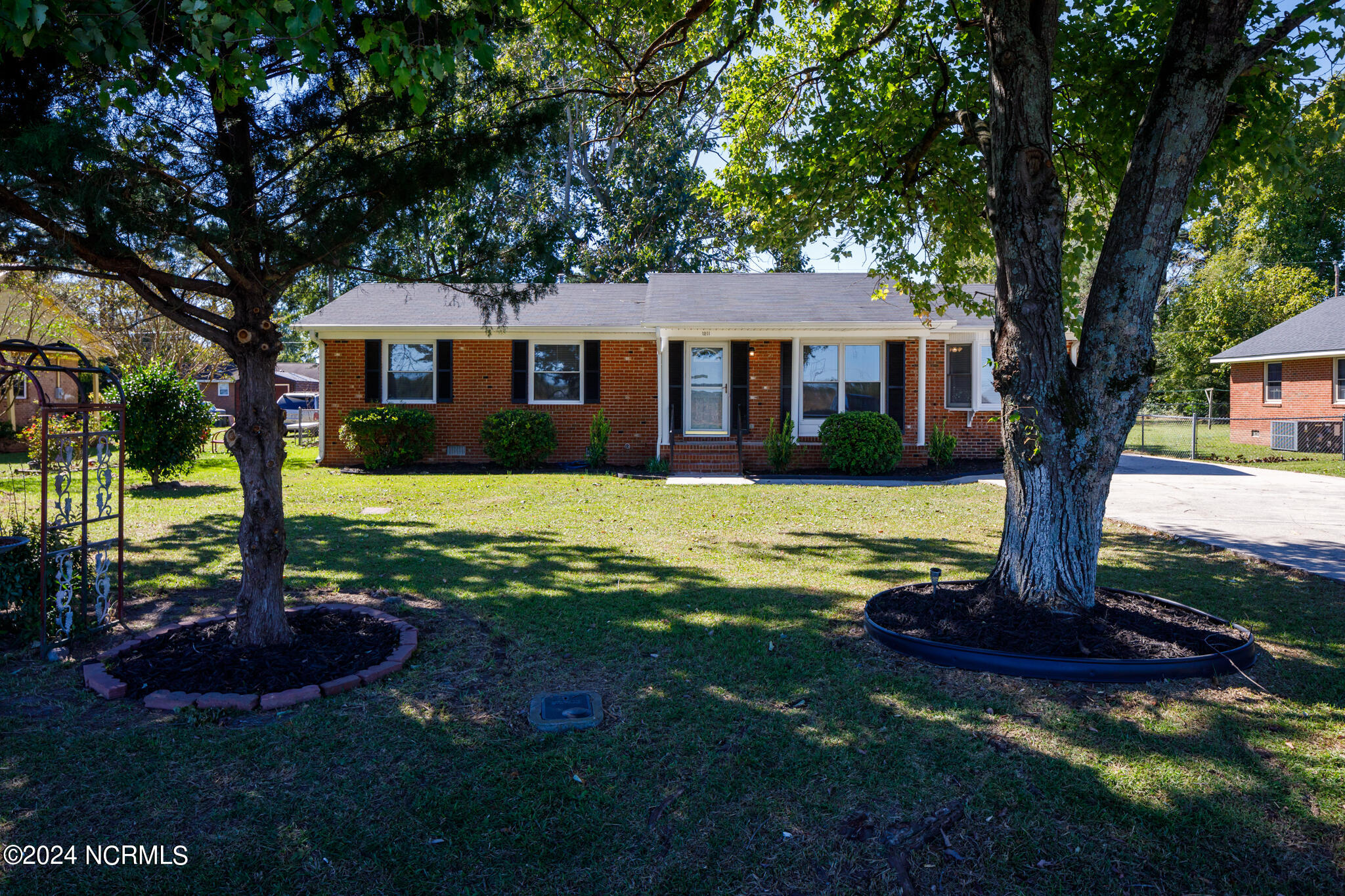 1211 Stewartsville Road Property Photo 2