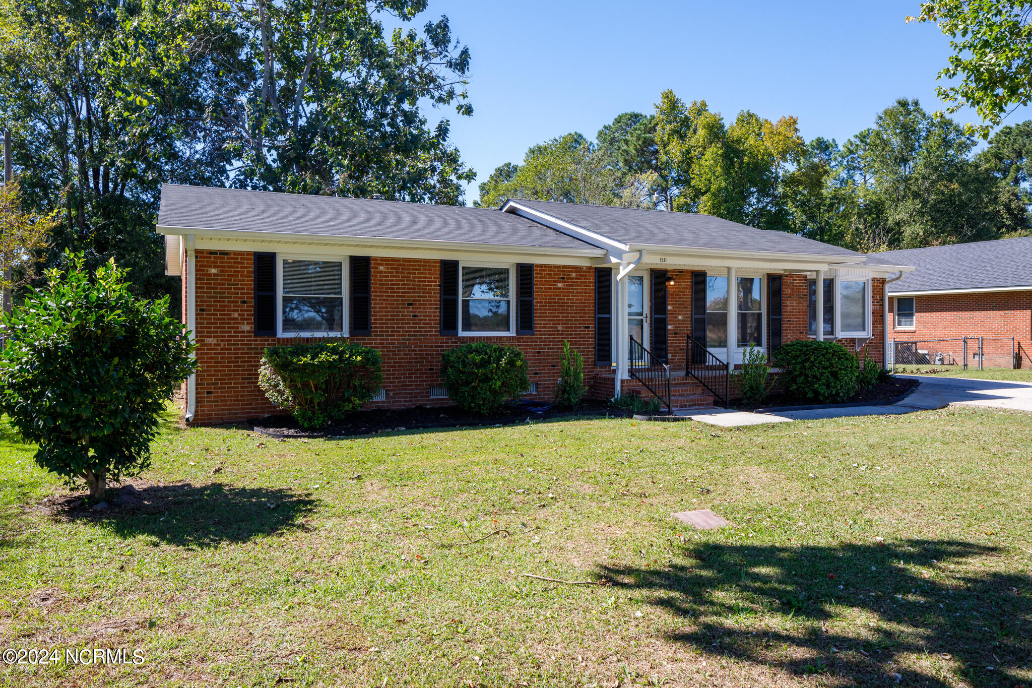 1211 Stewartsville Road Property Photo 3