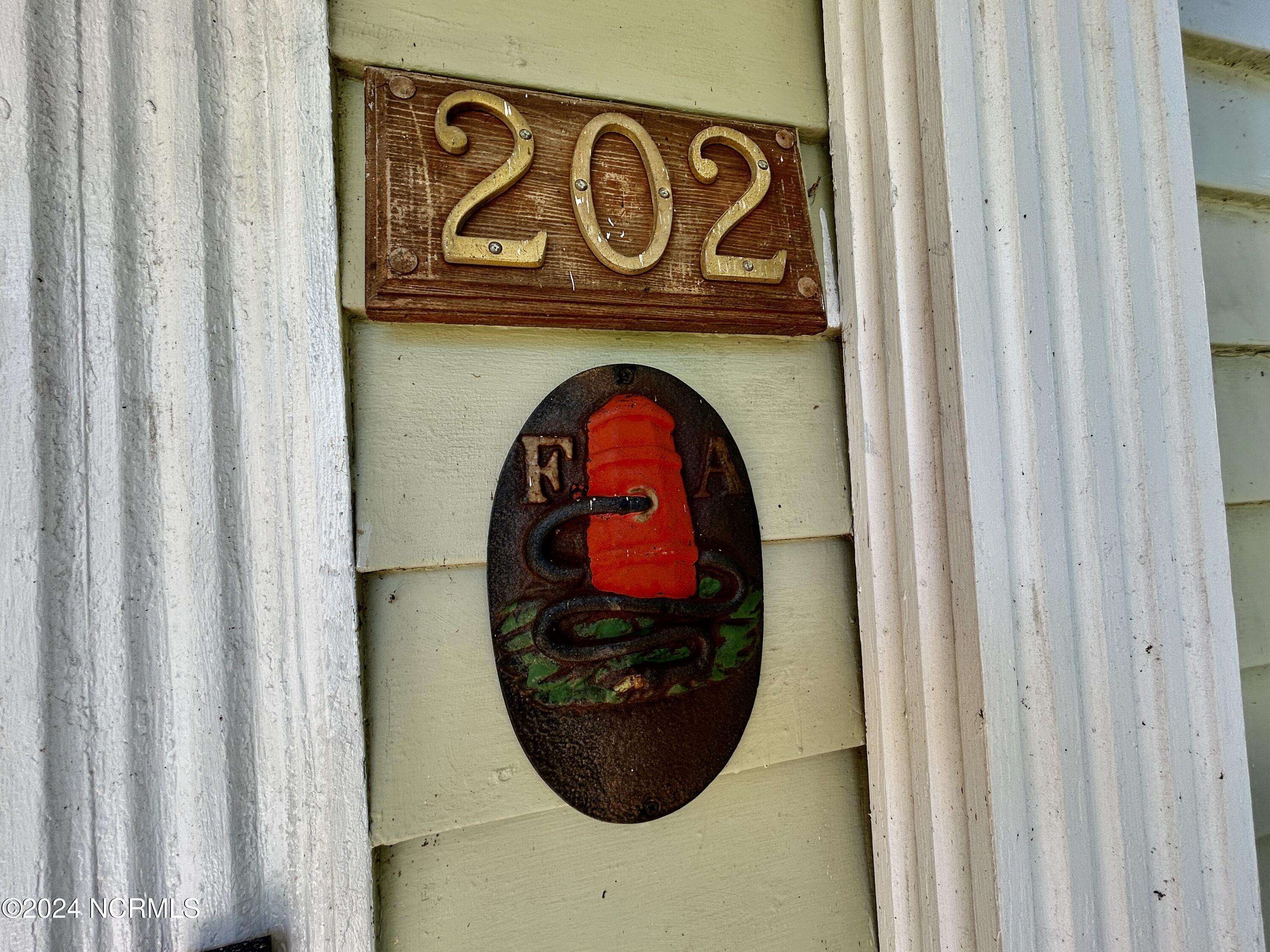 202 S Main Street Property Photo 9