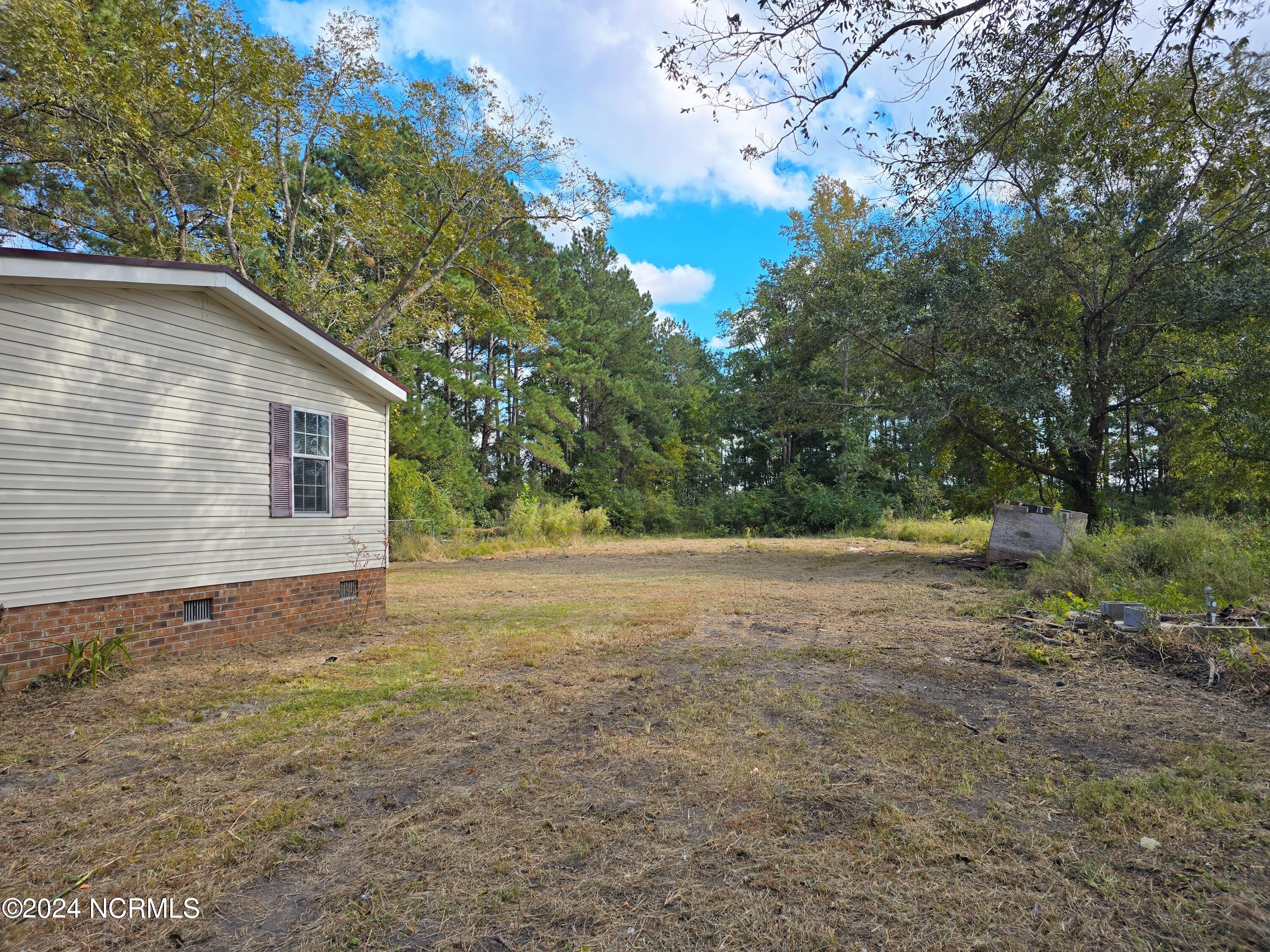 8161 Pireway Road Property Photo 4
