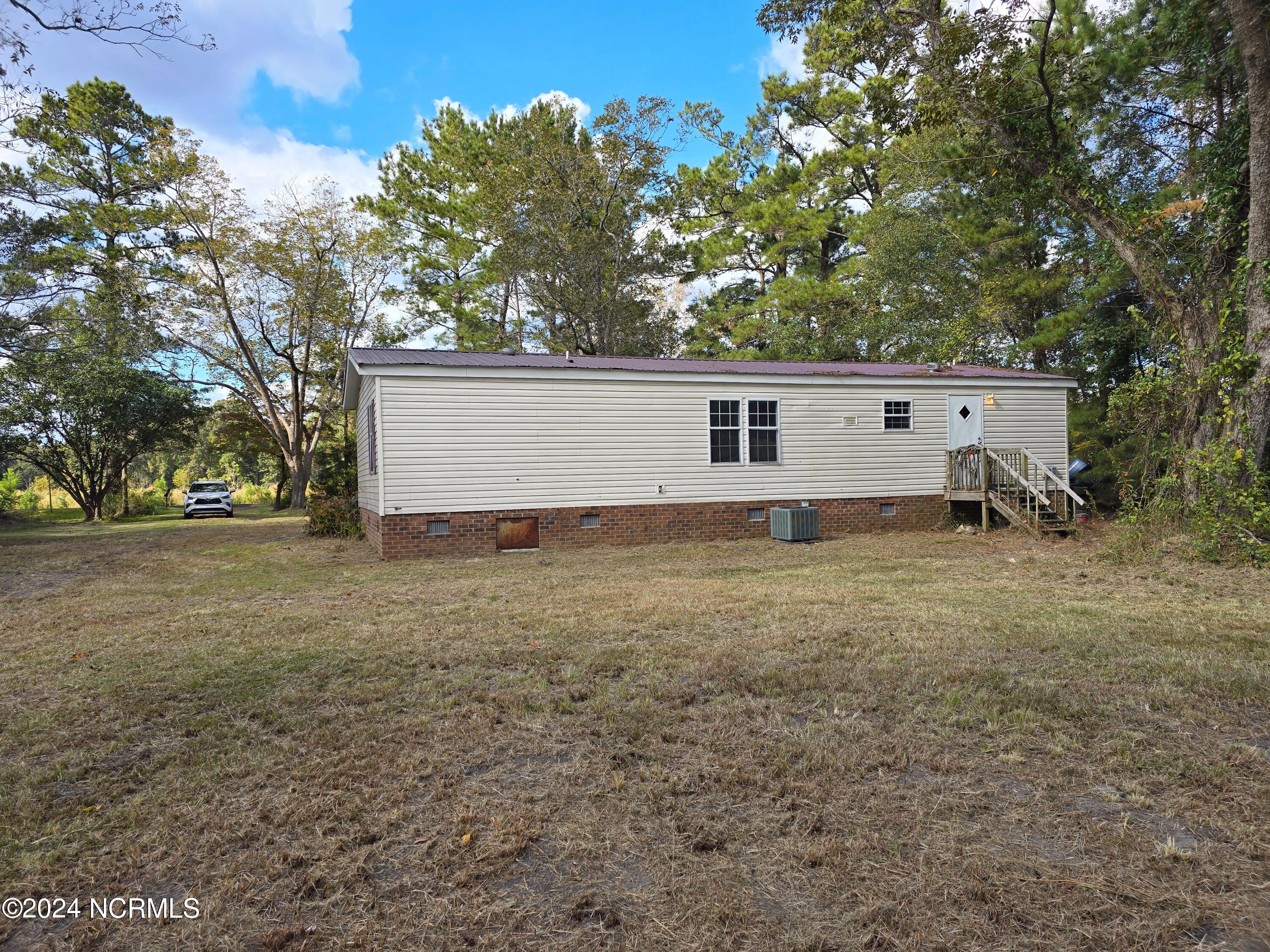 8161 Pireway Road Property Photo 5