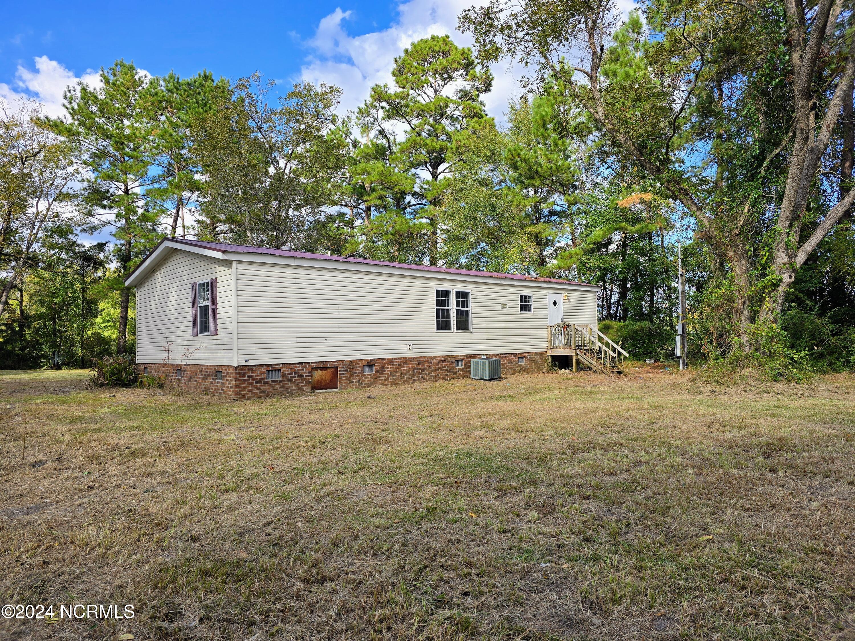 8161 Pireway Road Property Photo 6