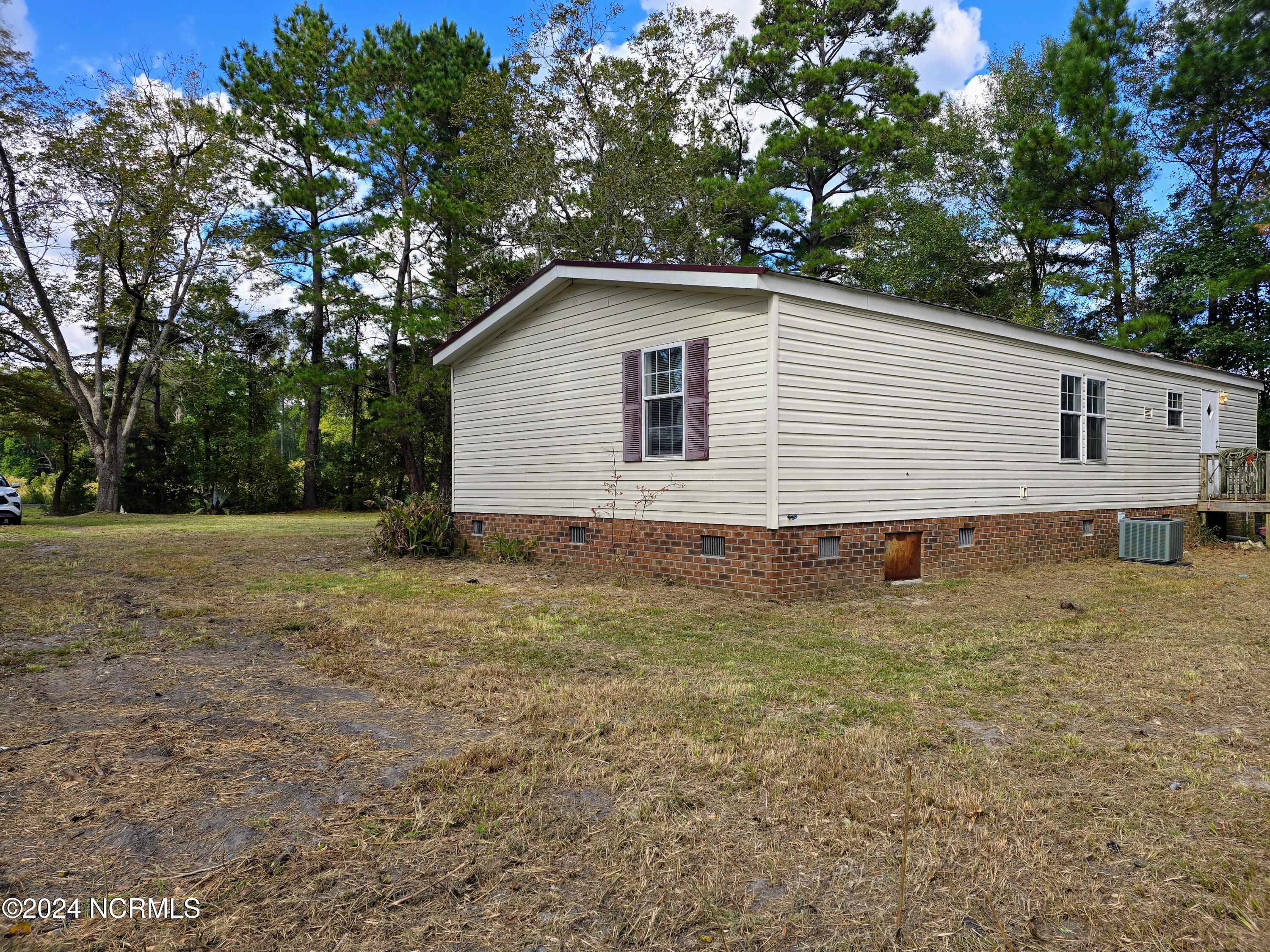 8161 Pireway Road Property Photo 9