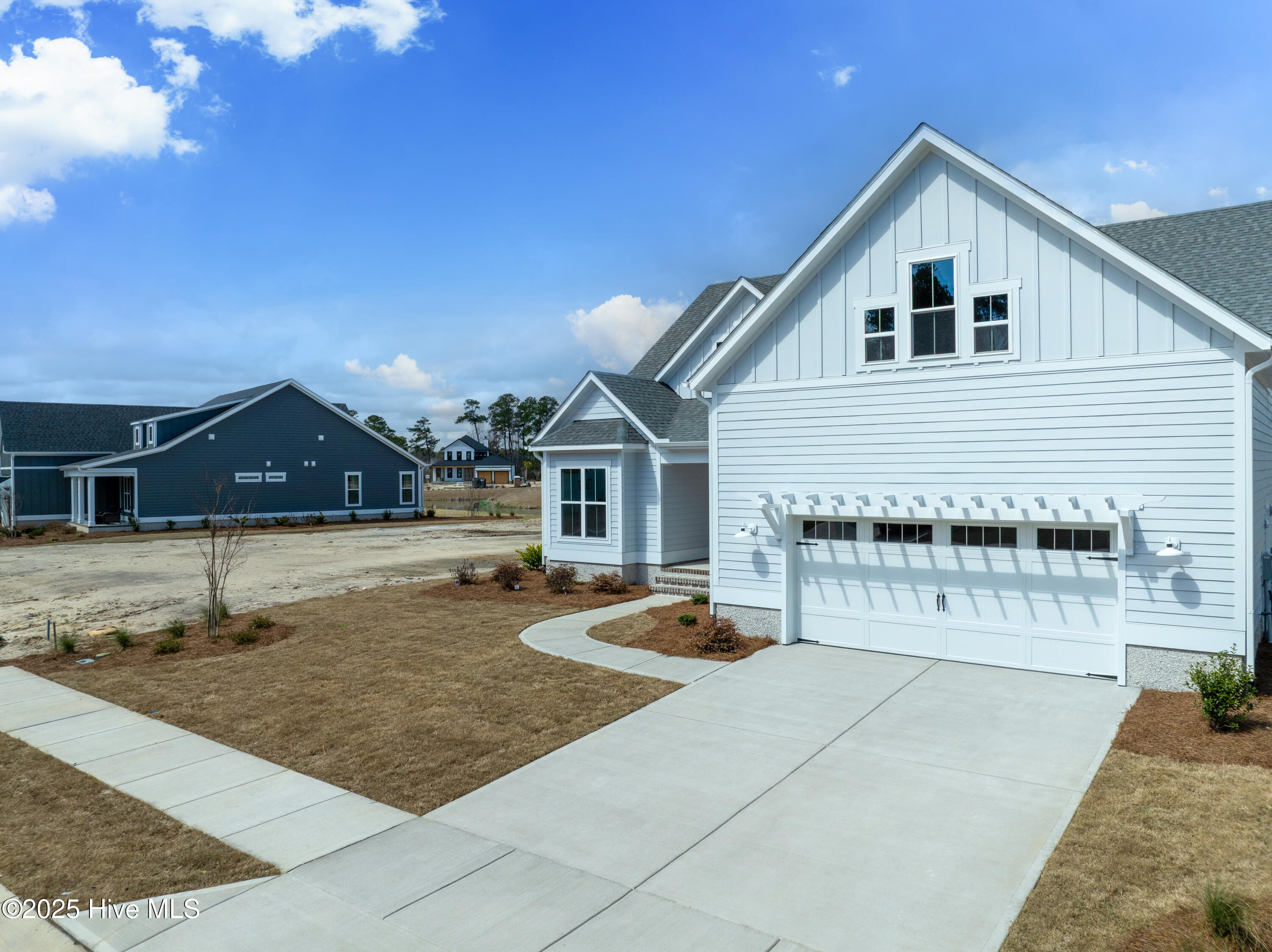 5017 Saltgrass Cove Property Photo 3