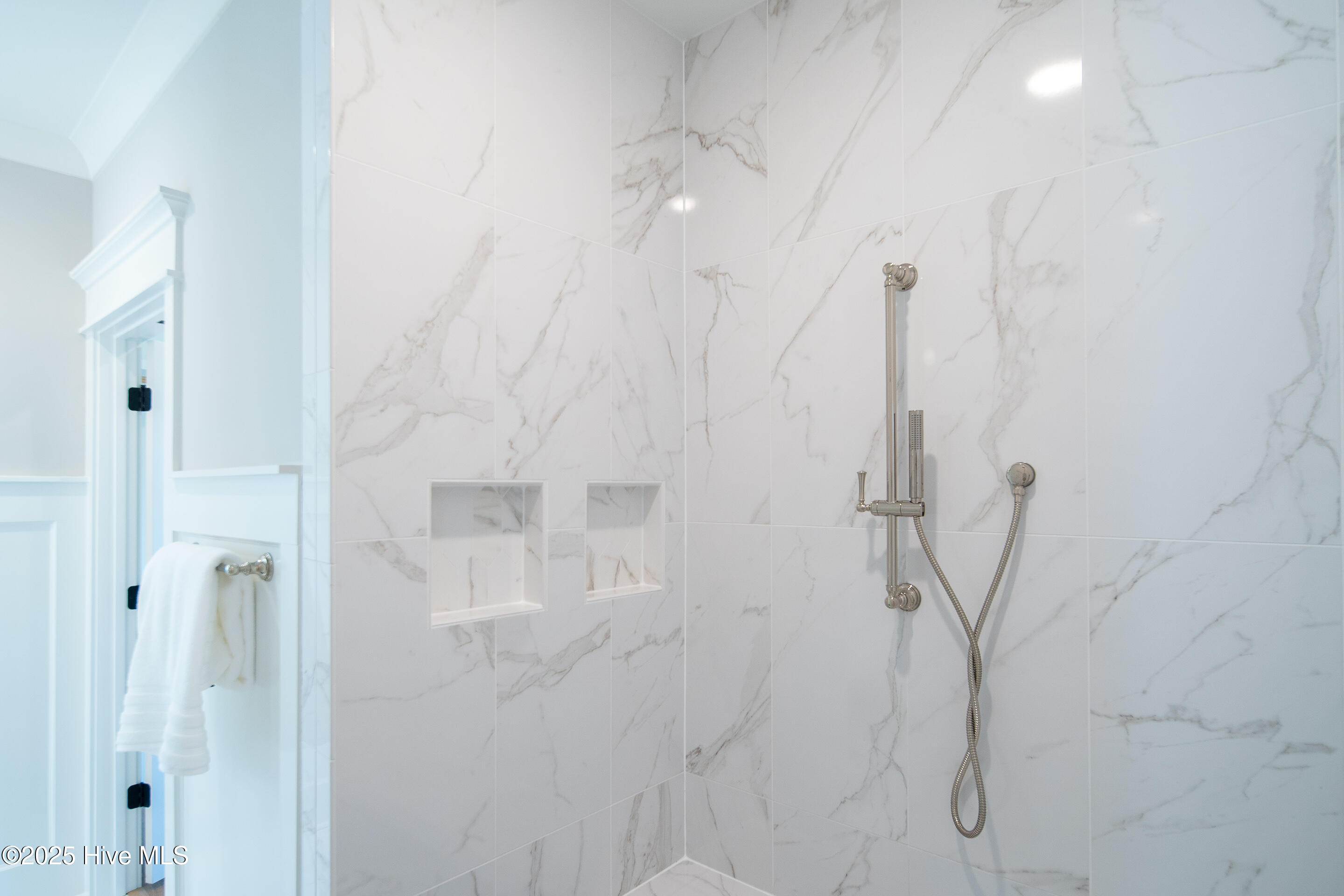 851 Meadowsweet Lane Property Photo 32