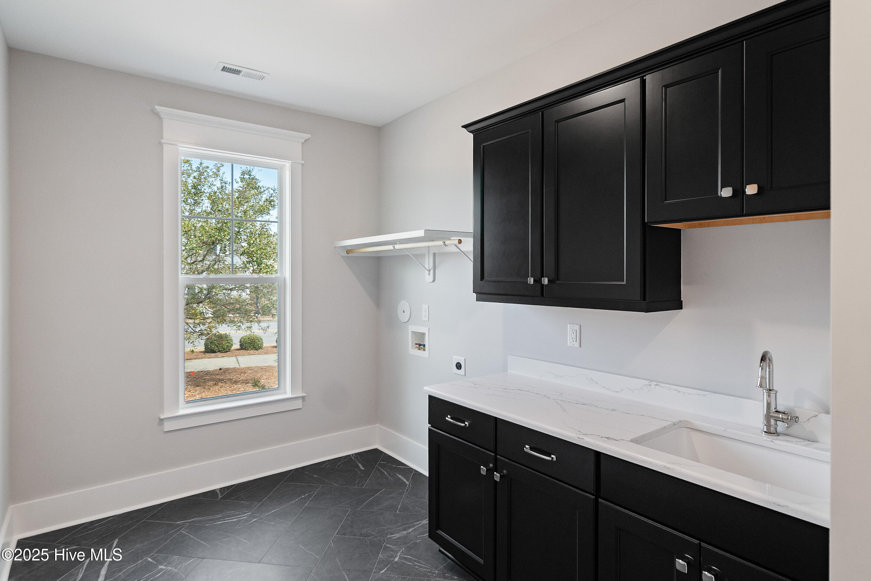 851 Meadowsweet Lane Property Photo 36